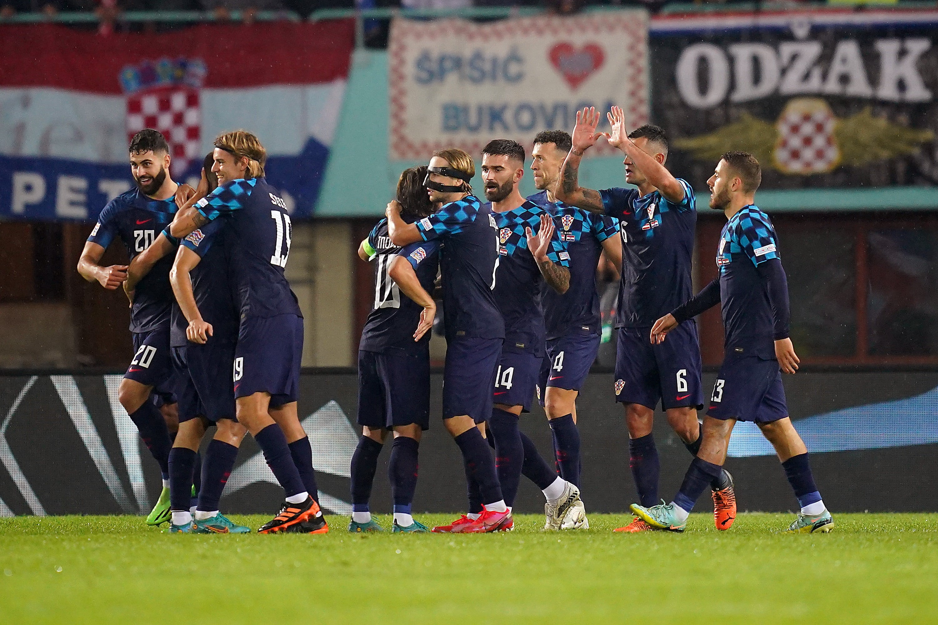 שחקני נבחרת קרואטיה חוגגים