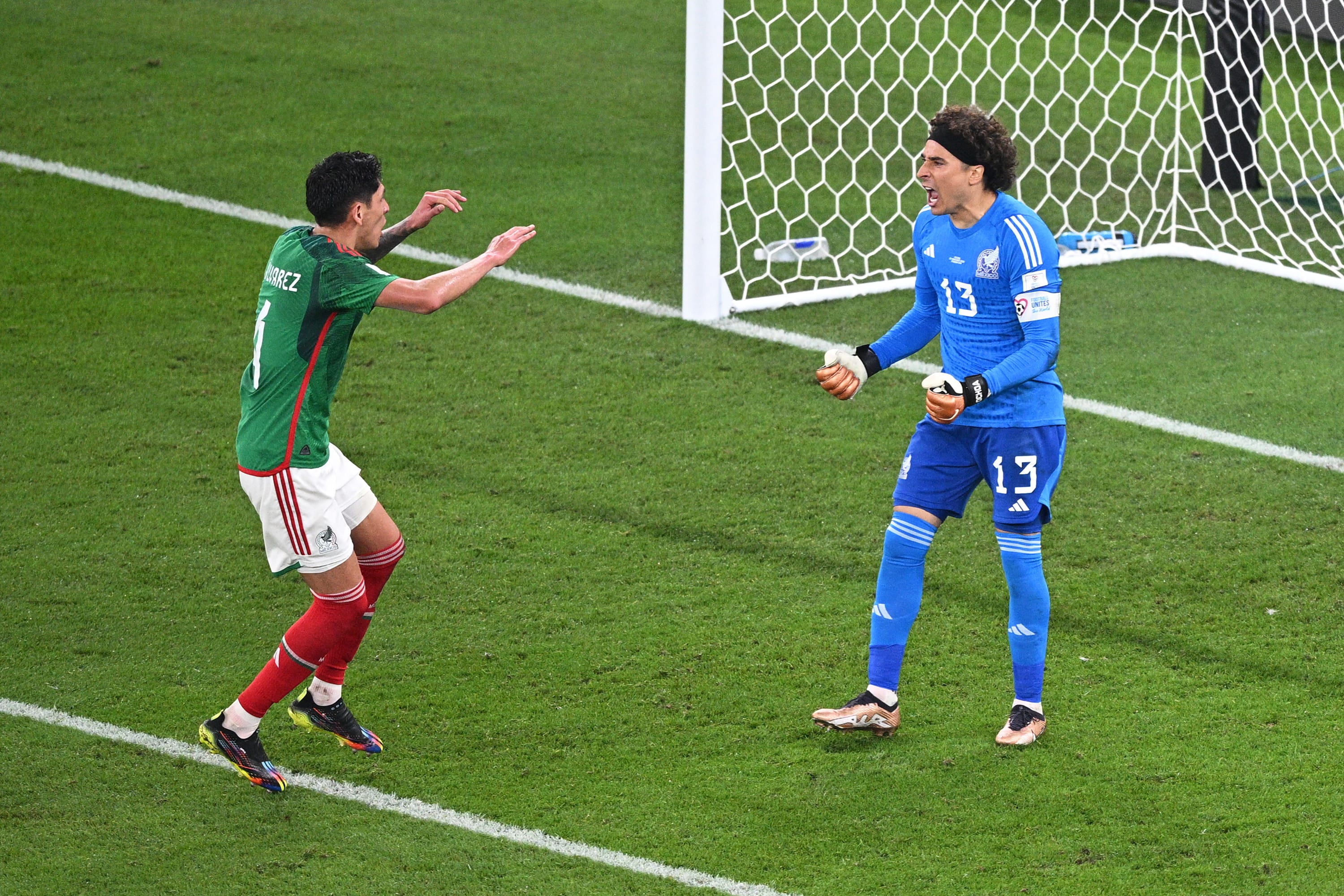 גיירמו אוצ'ואה, שוער נבחרת מקסיקו