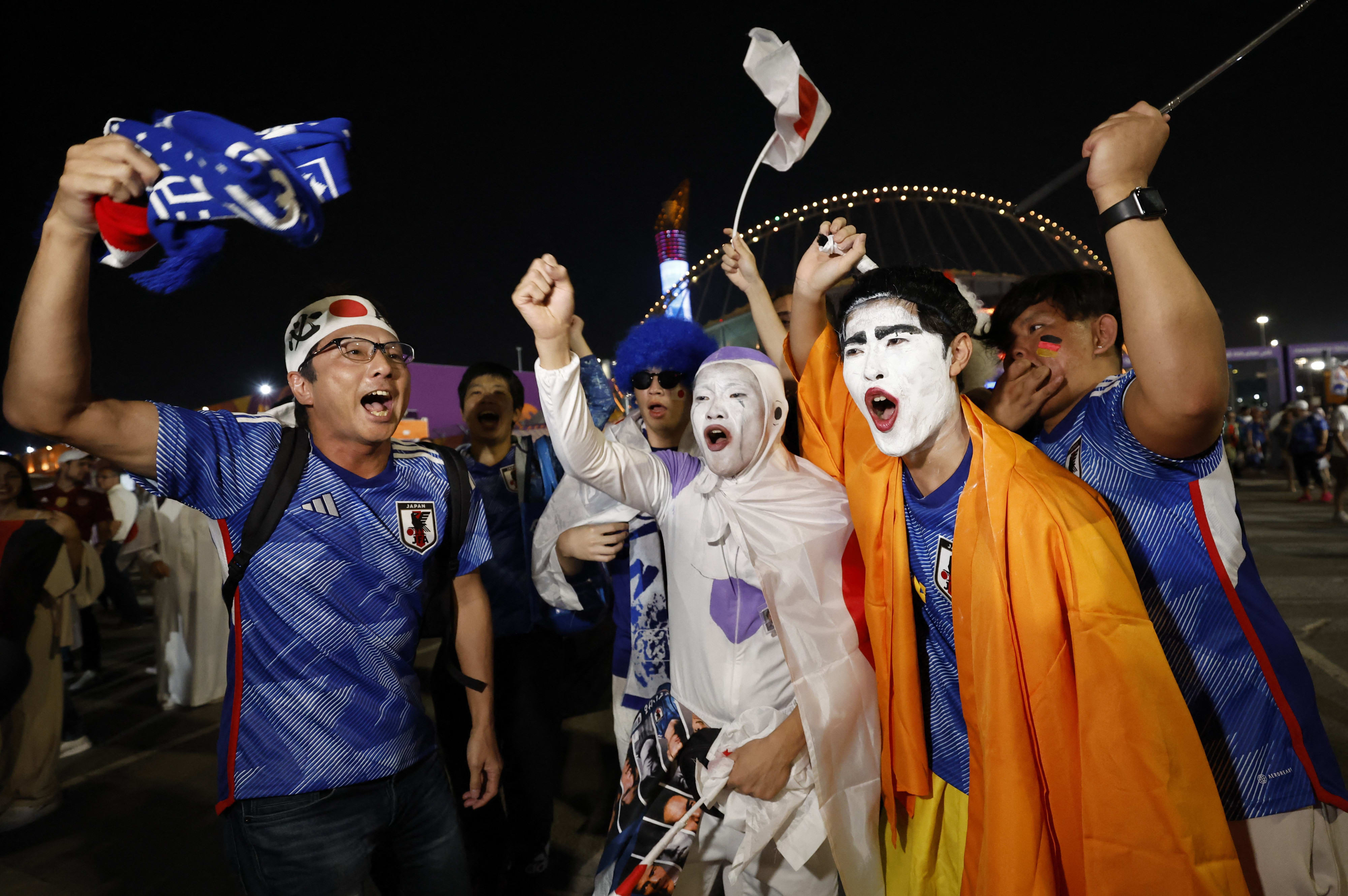 אוהדי נבחרת יפן חוגגים