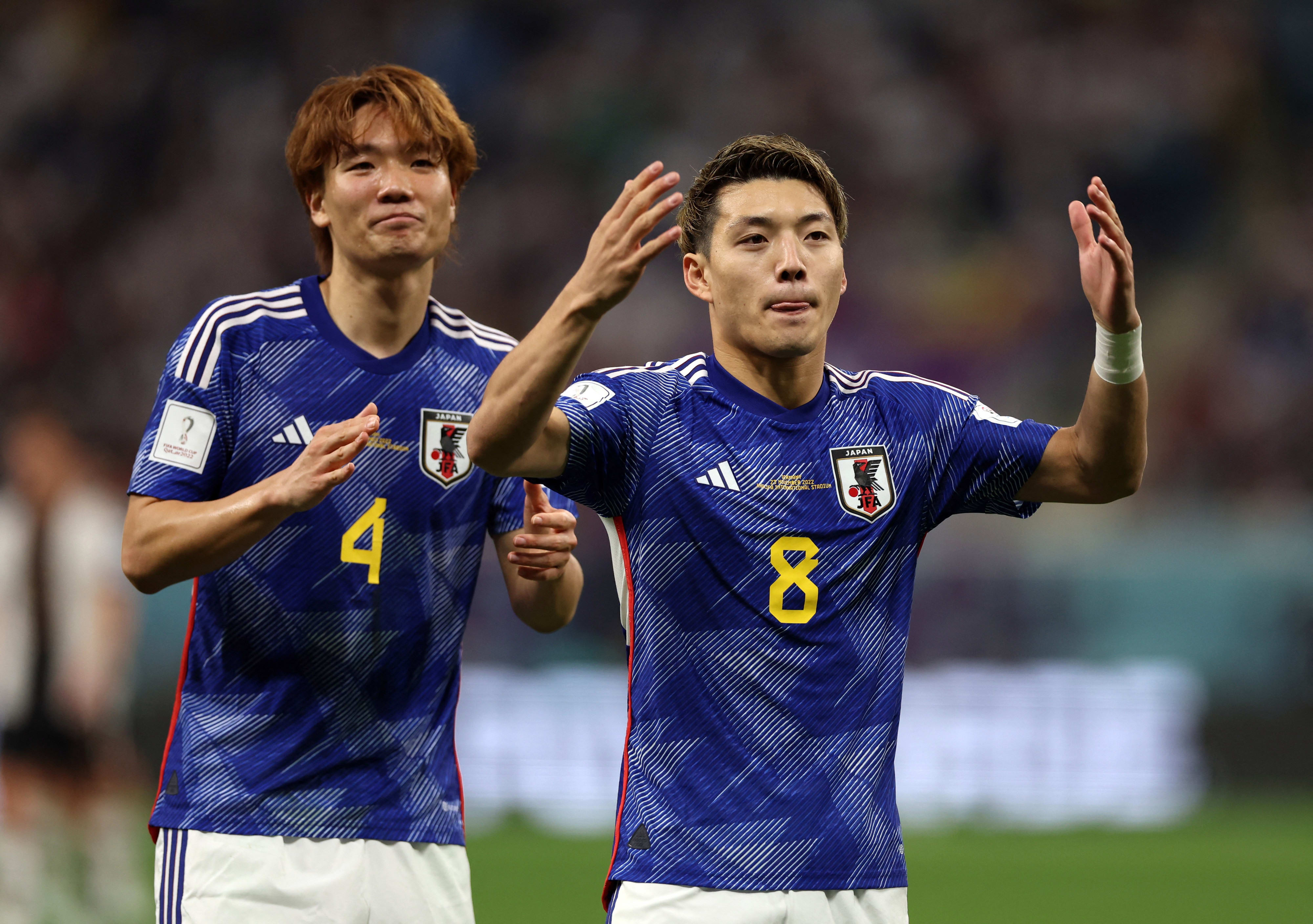 ריטסו דואן שחקן נבחרת יפן לצד קו איטקורה