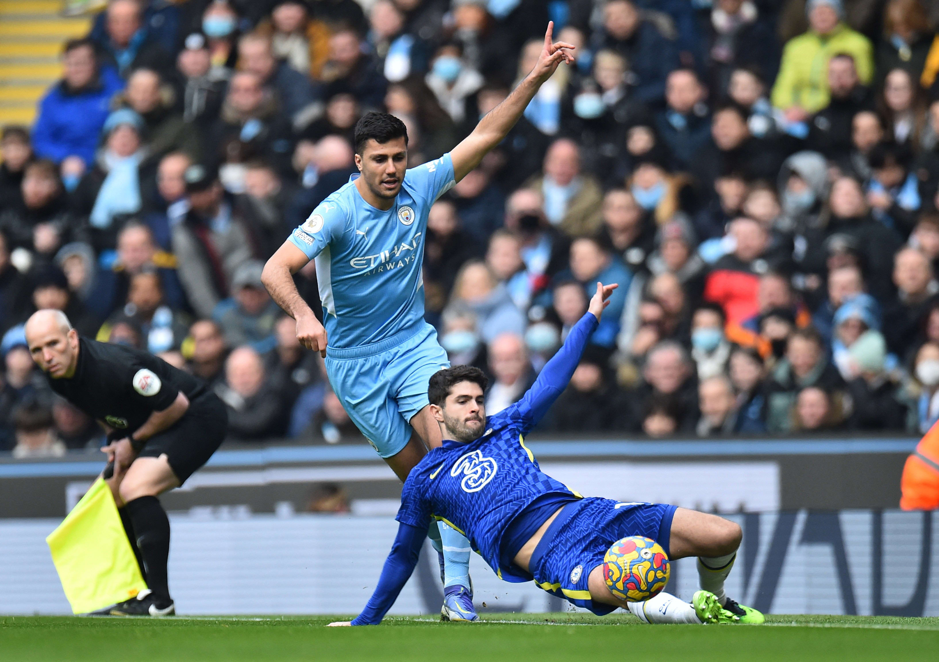 כריסטיאן פוליסיץ' שחקן צ'לסי לפני רודרי שחקן מנצ'סטר סיטי