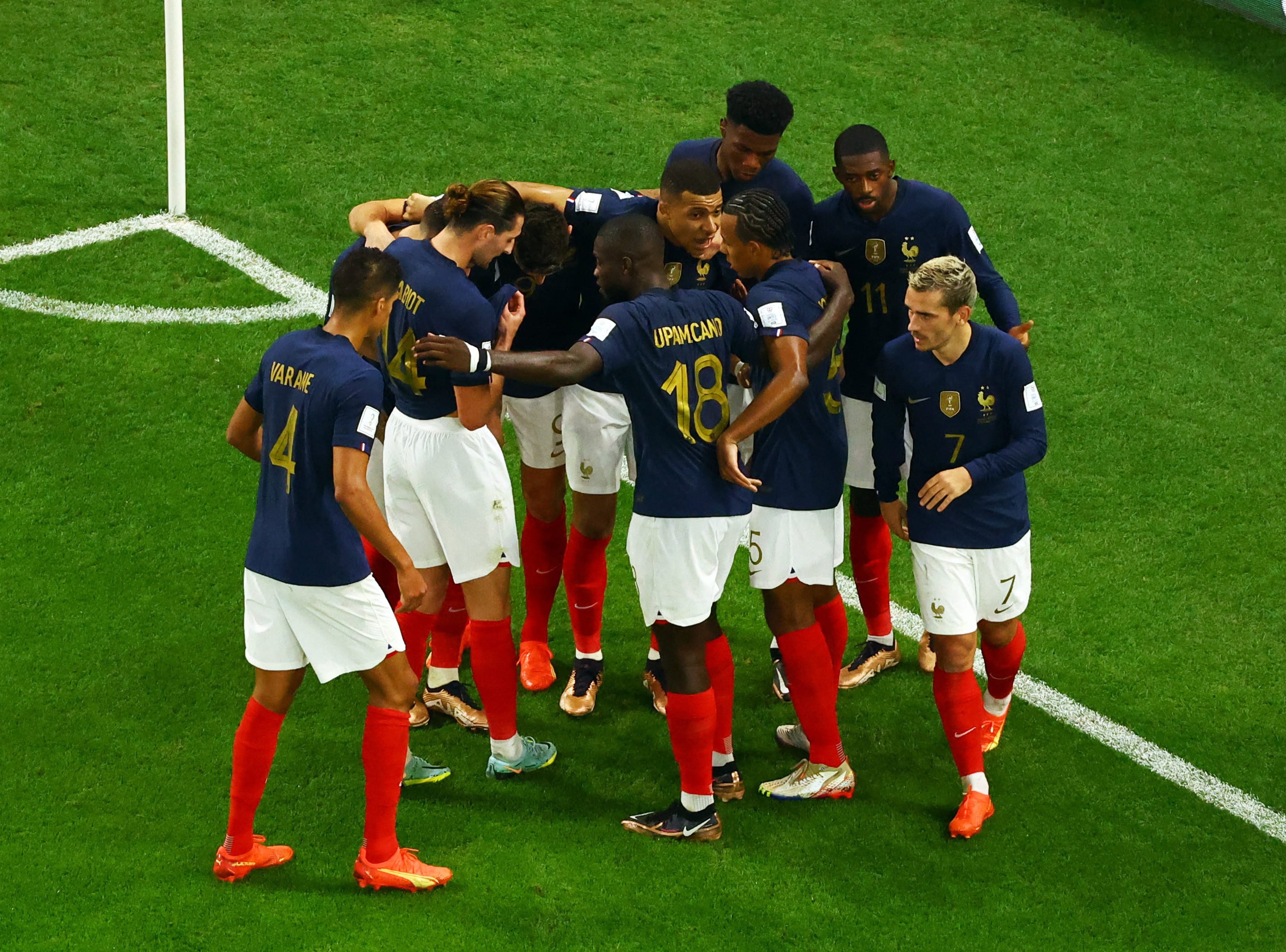 שחקני נבחרת צרפת חוגגים
