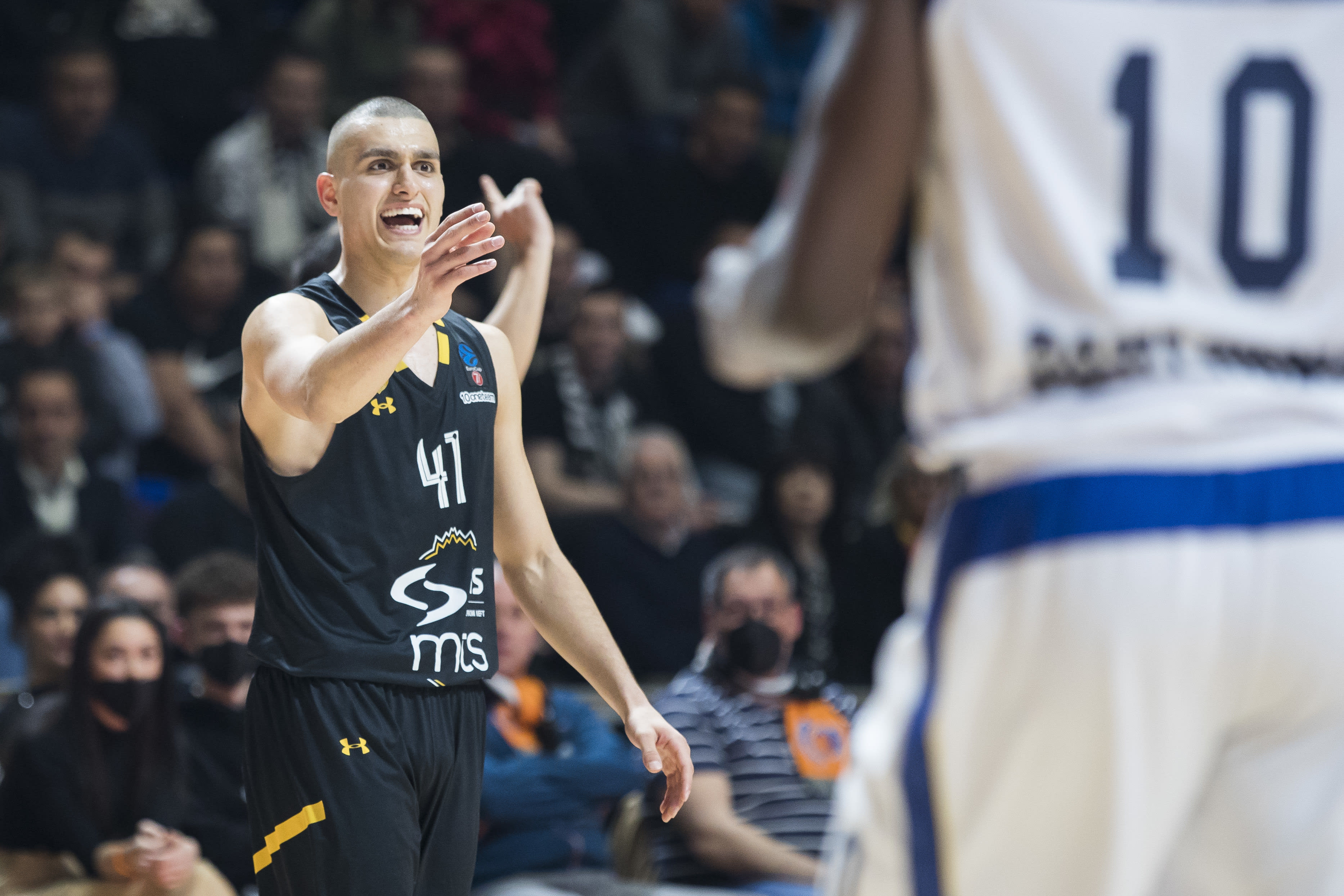 ים מדר, שחקן פרטיזן בלגרד