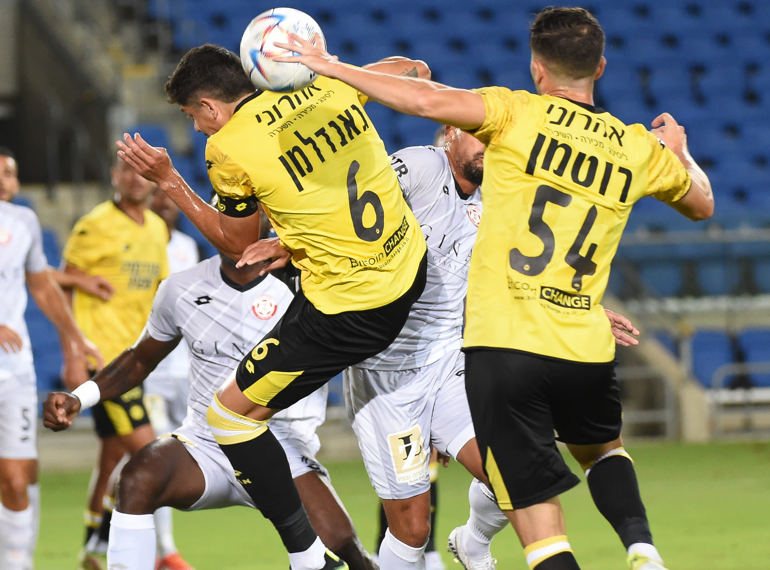 עומרי גנדלמן, שחקן מכבי נתניה, במשחק נגד הפועל חדרה