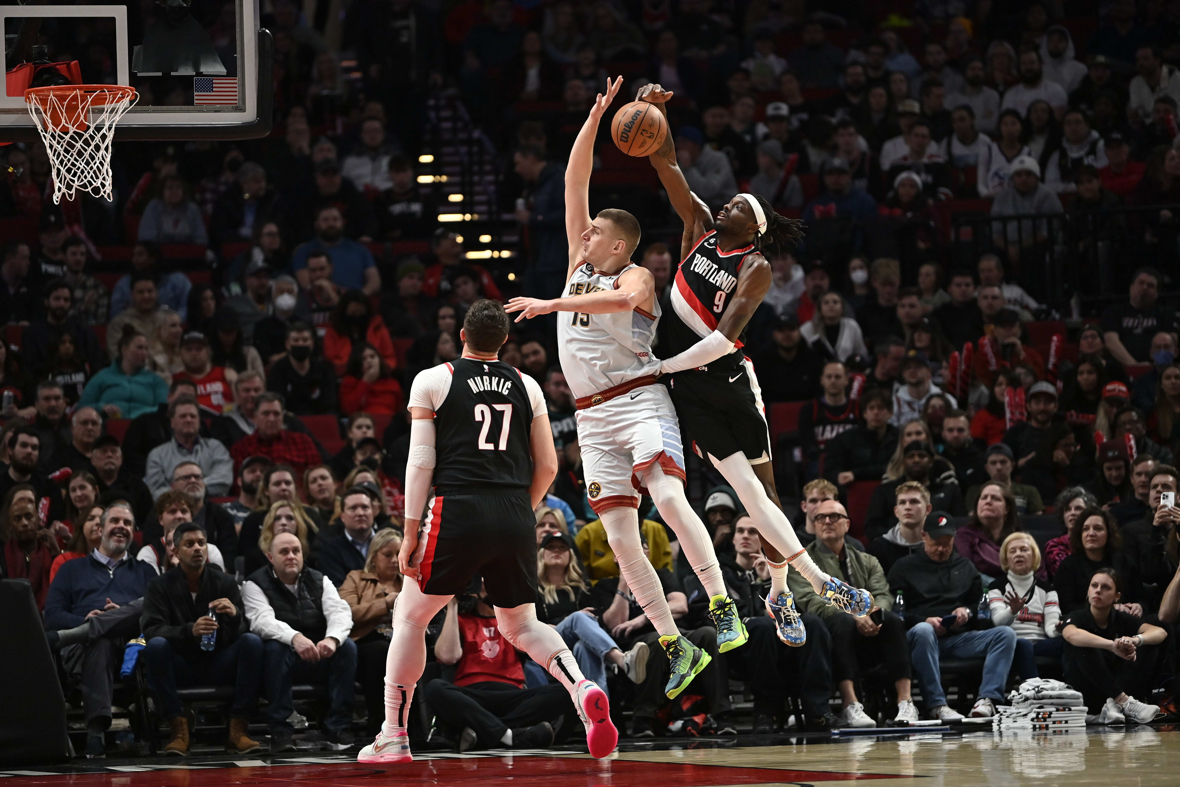 ניקולה יוקיץ', שחקן דנבר מול פורטלנד