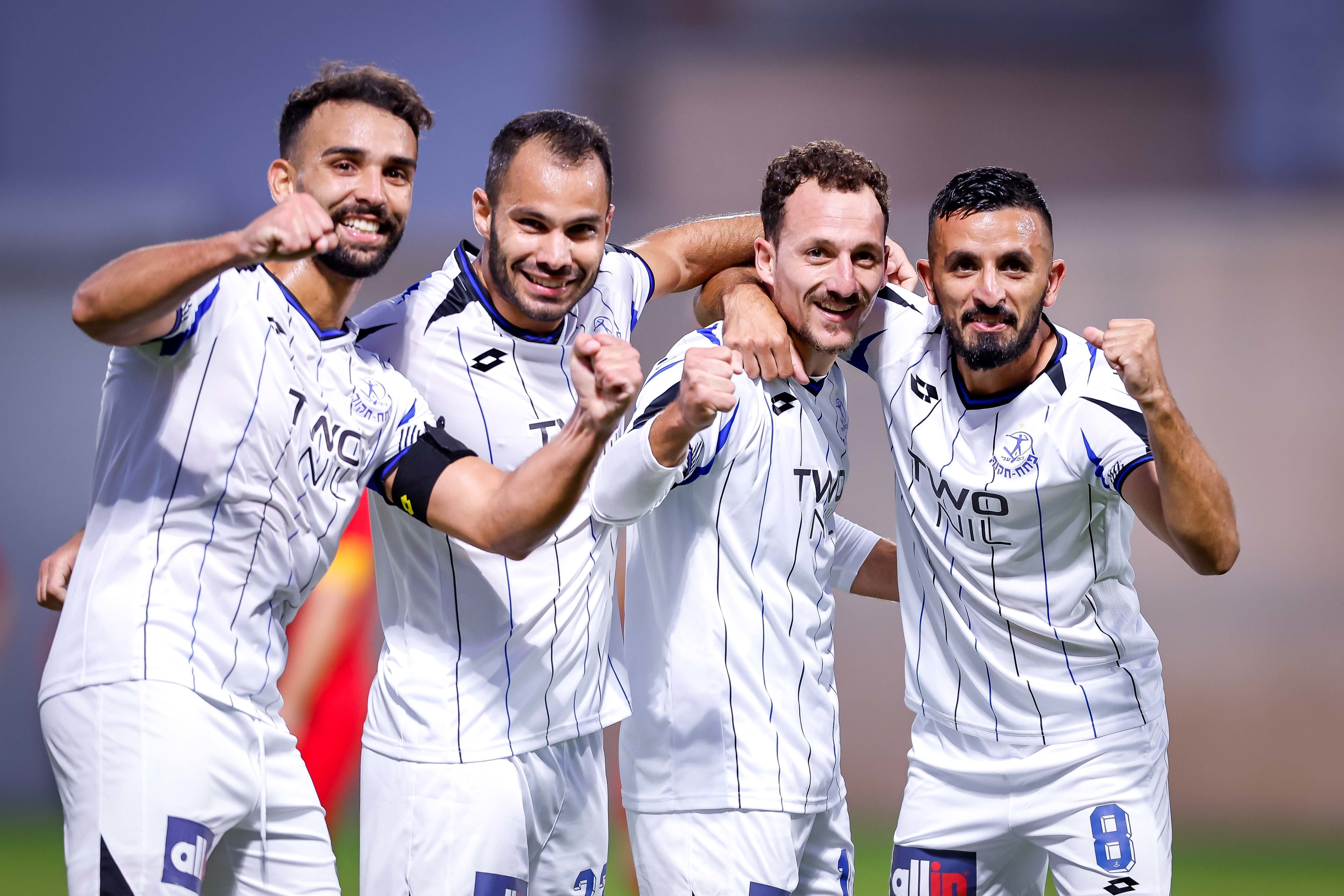 הפועל פתח תקוה חוגגת