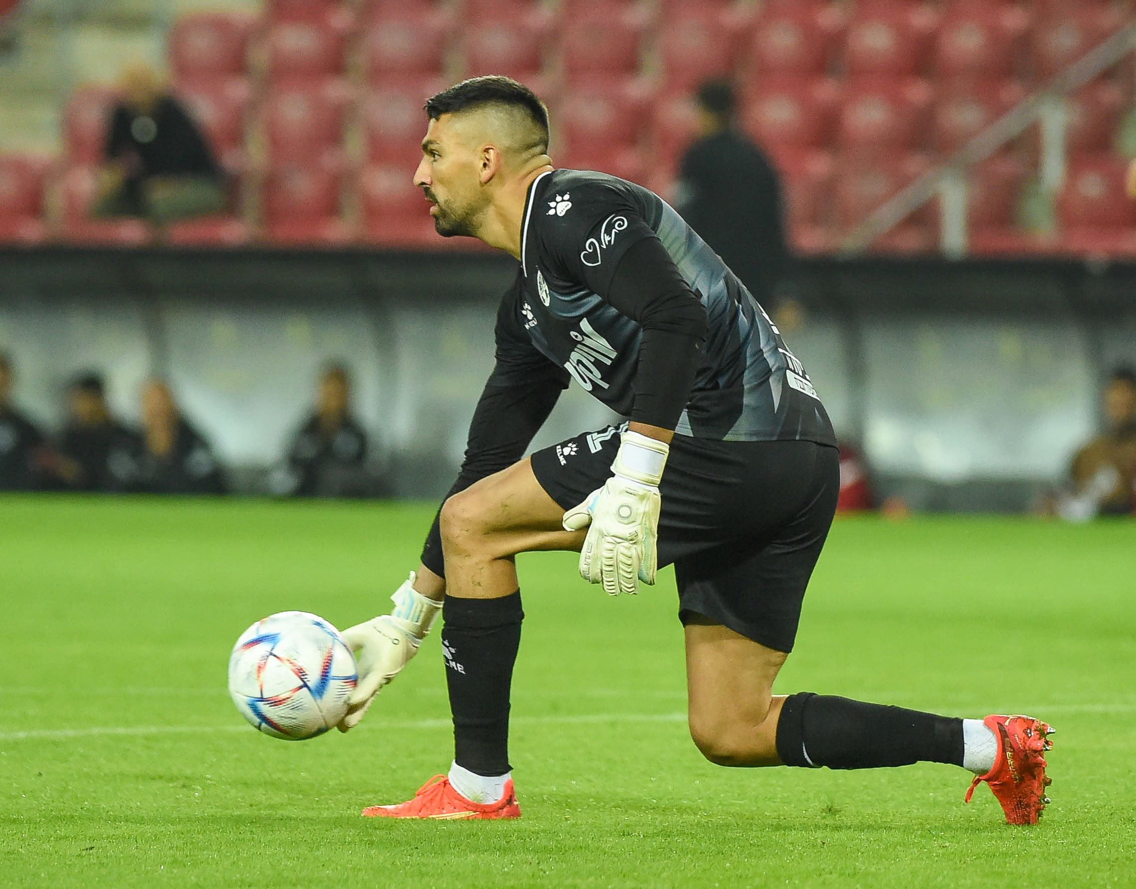 אריאל הרוש, שוער הפועל באר שבע