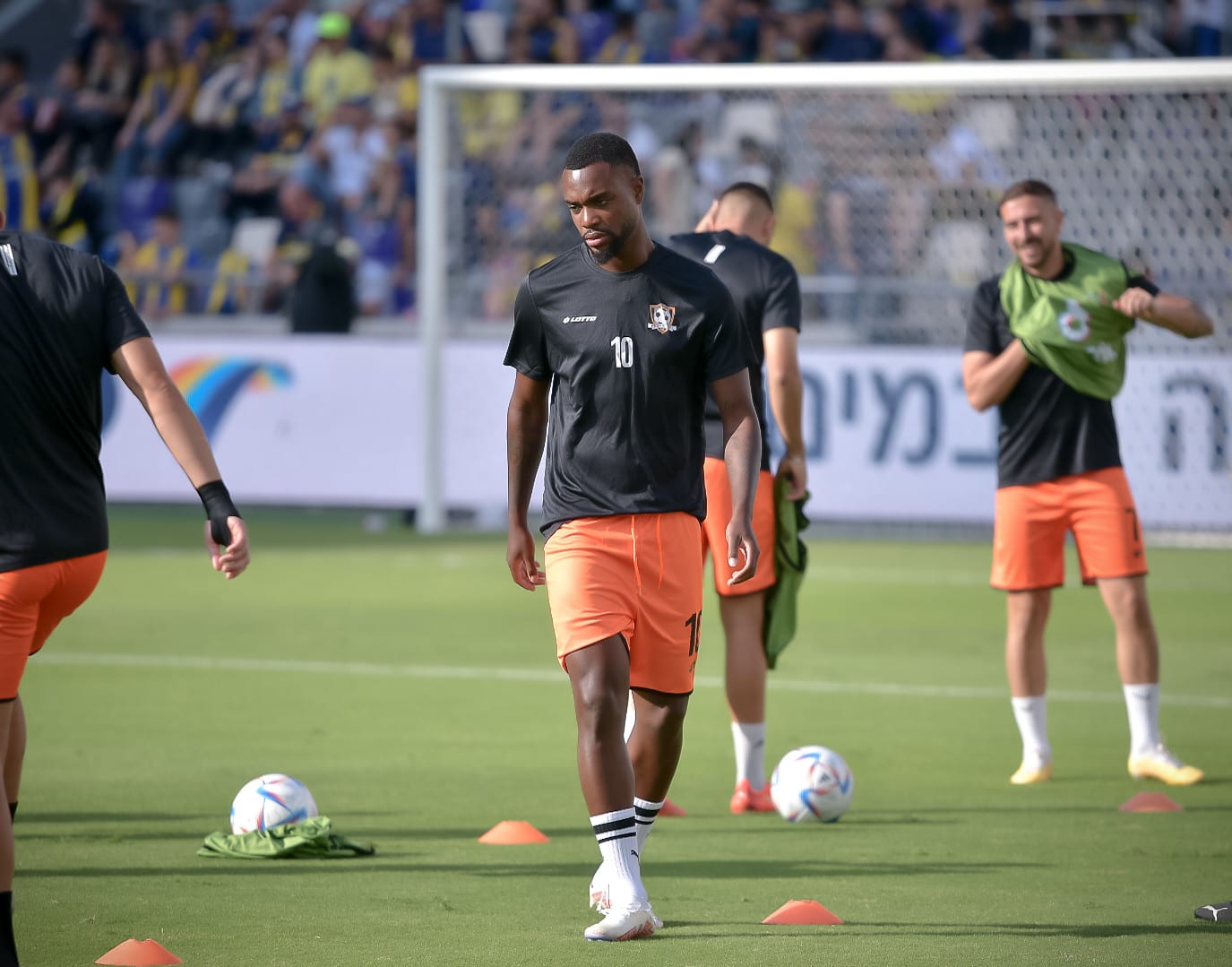 אנז' פרדי פלומן שחקן סקציה נס ציונה בחימום