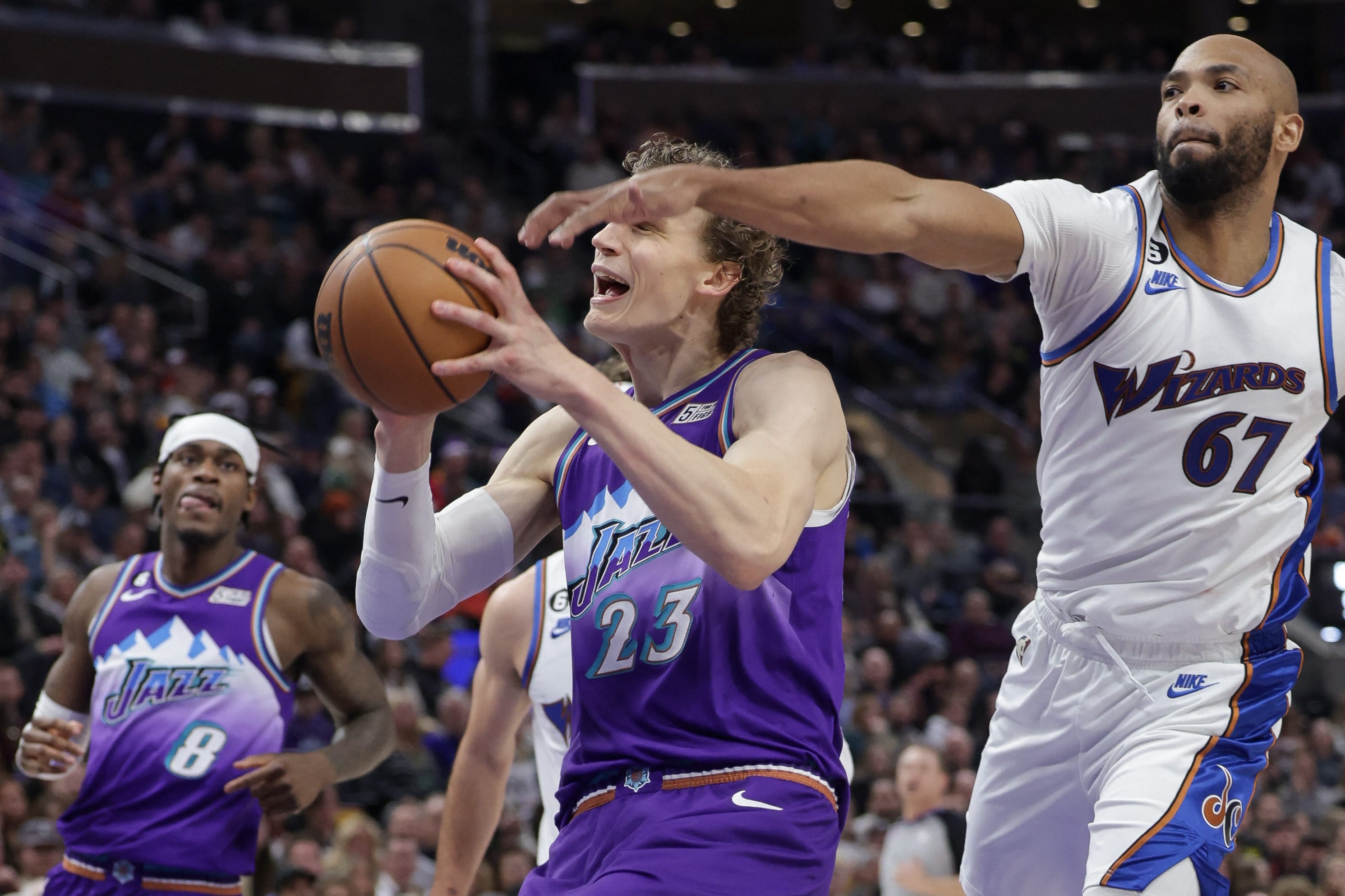 לאורי מרקאנן יוטה מול טאג' גיבסון