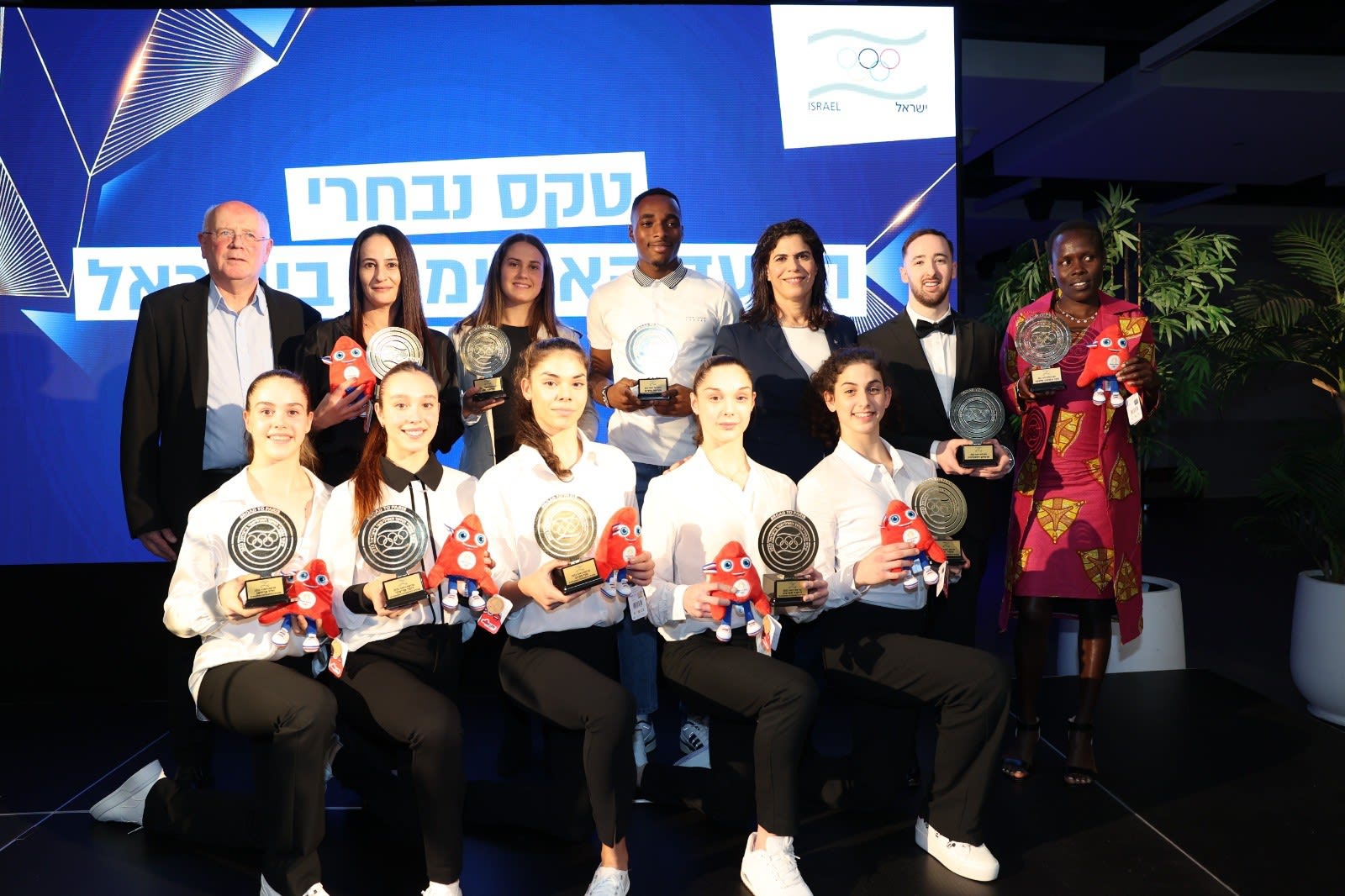 נבחרי השנה של הוועד האולימפי בישראל: ארטיום דולגופיאט, לונה צ'מטאי סלפטר, בלסינג אפריפה, דניאלה פלג, איילת זוסמן עם היו