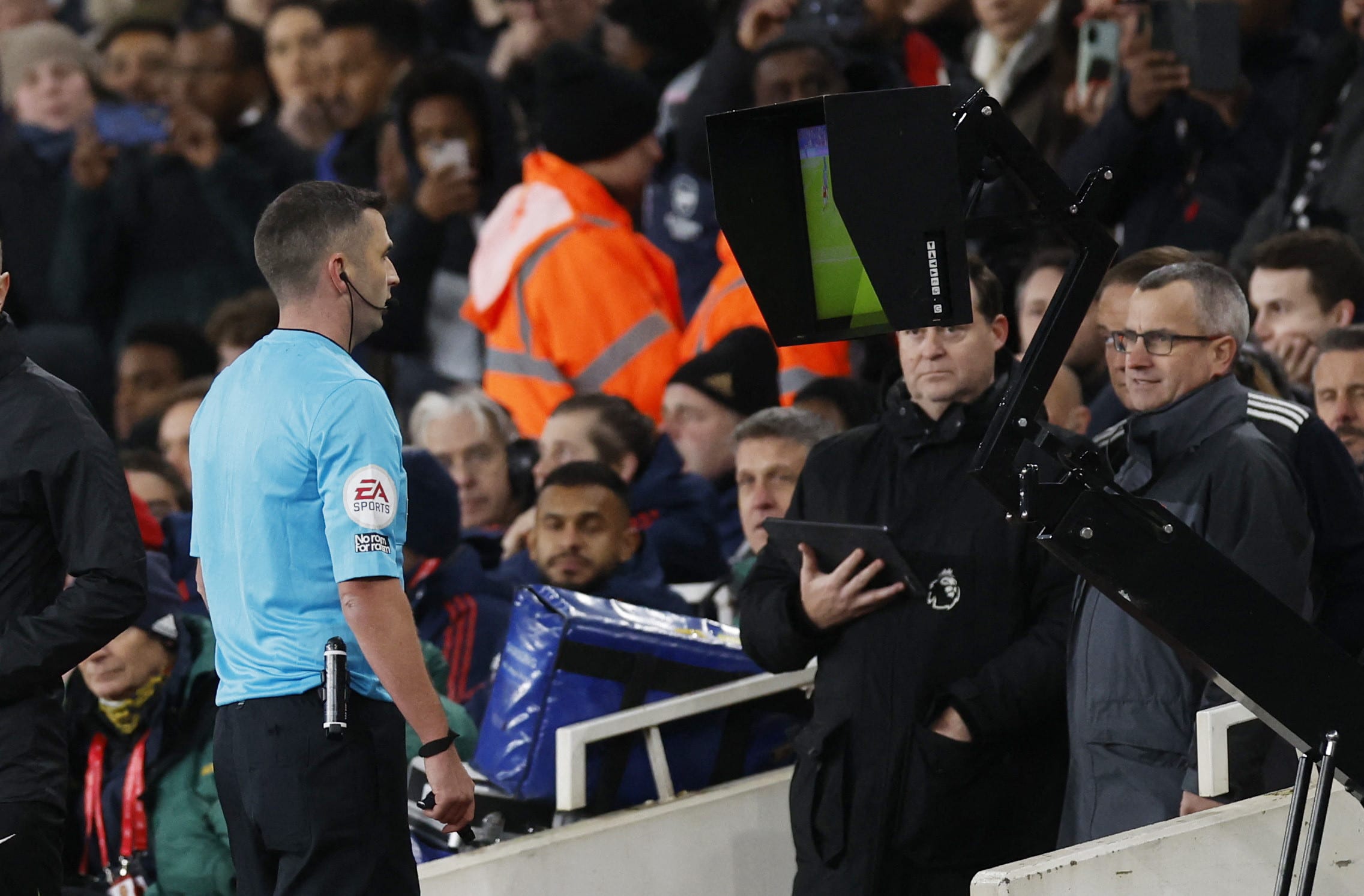 מייקל אוליבר, שופט