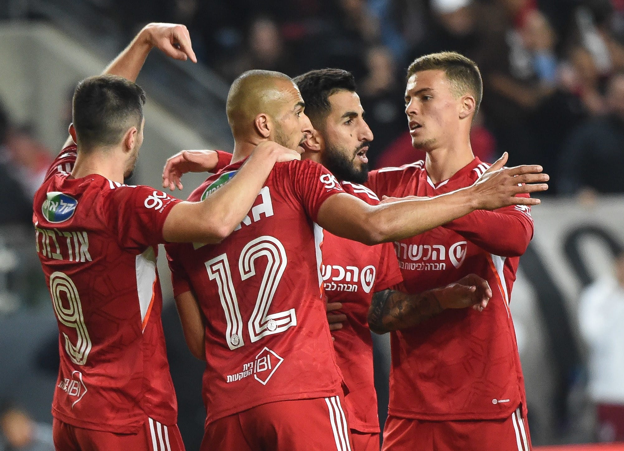 שחקני הפועל תל אביב, אל ים קנצפולסקי, בן ביטון, קייס גאנם, אלן אוז'בולט