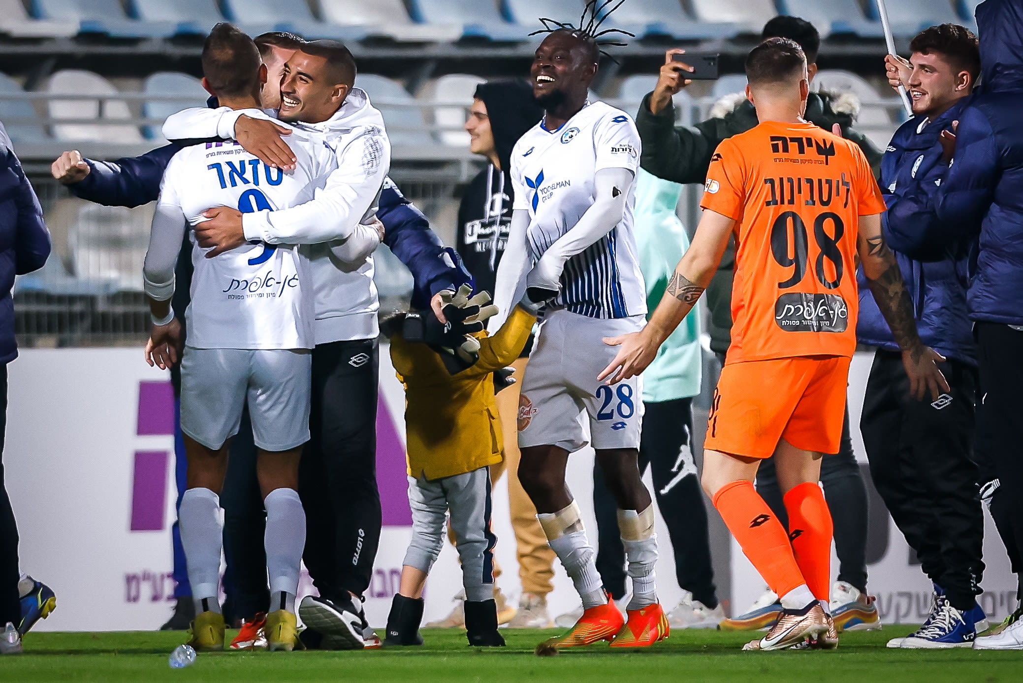 שחקני עירוני טבריה חוגגים