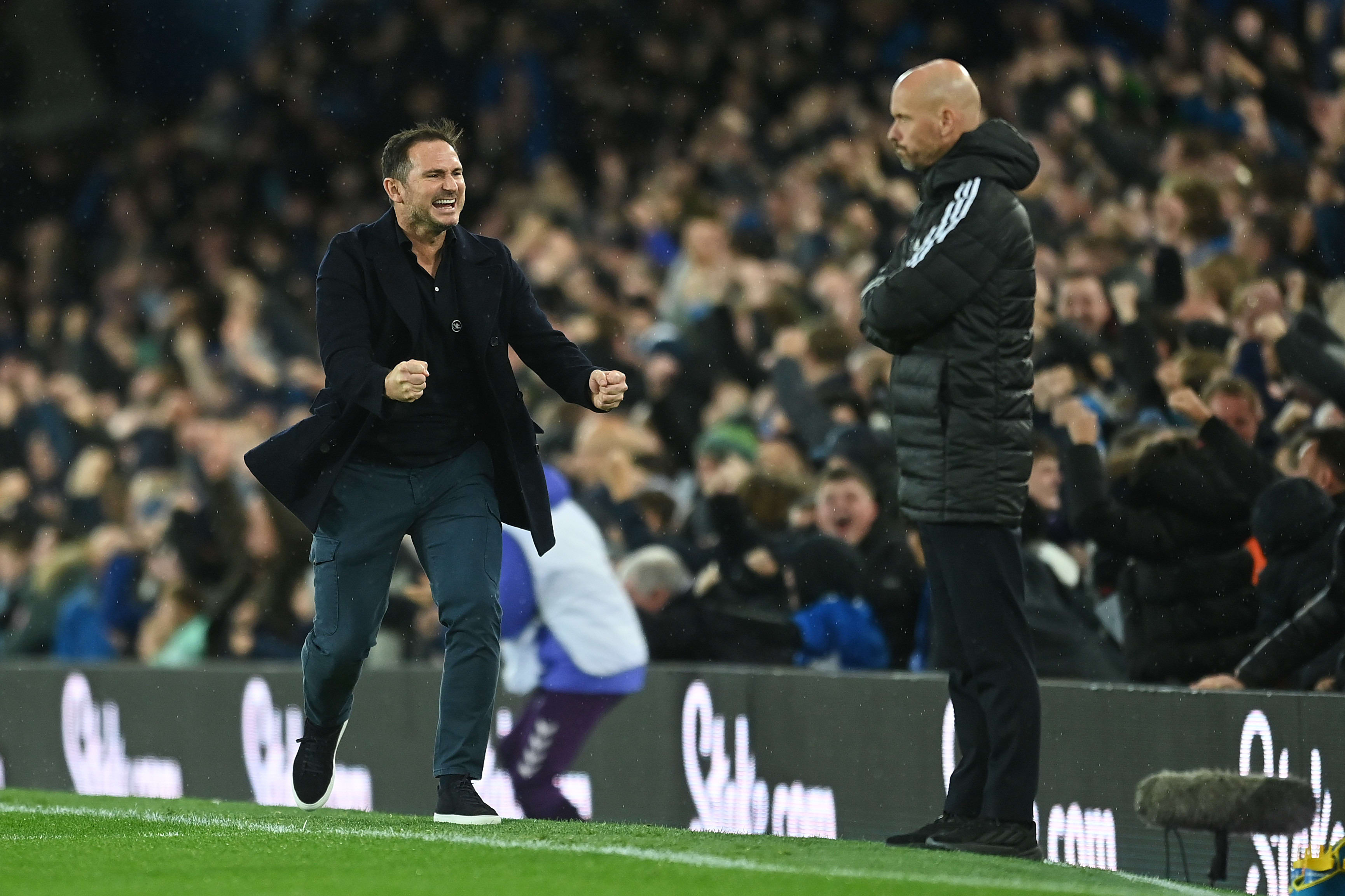 מנג'ר אברטון פרנק למפארד לצד מנג'ר מנצ'סטר יונייטד אריק טן האח