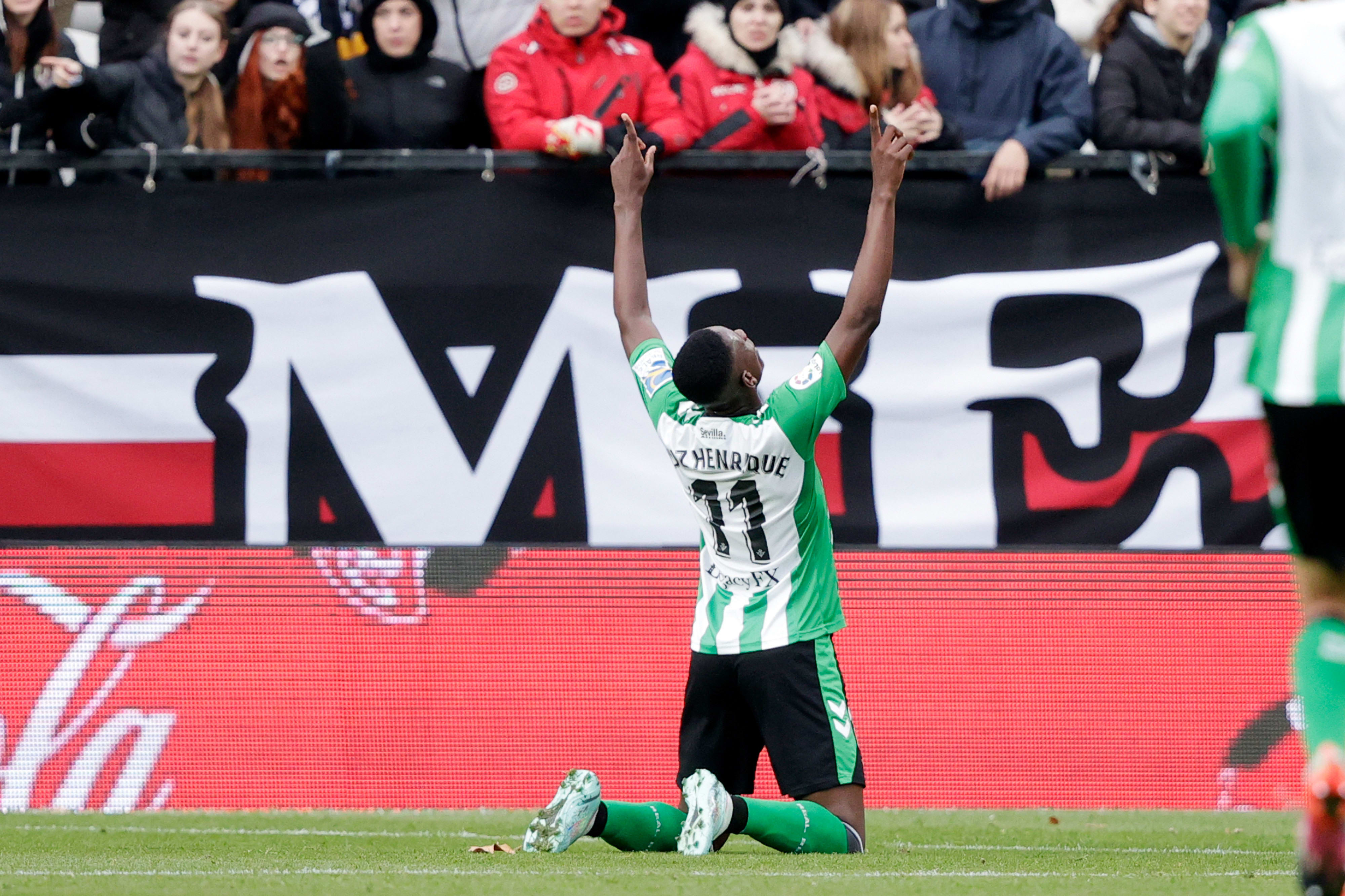 לואיז הנריקה ריאל בטיס חוגג