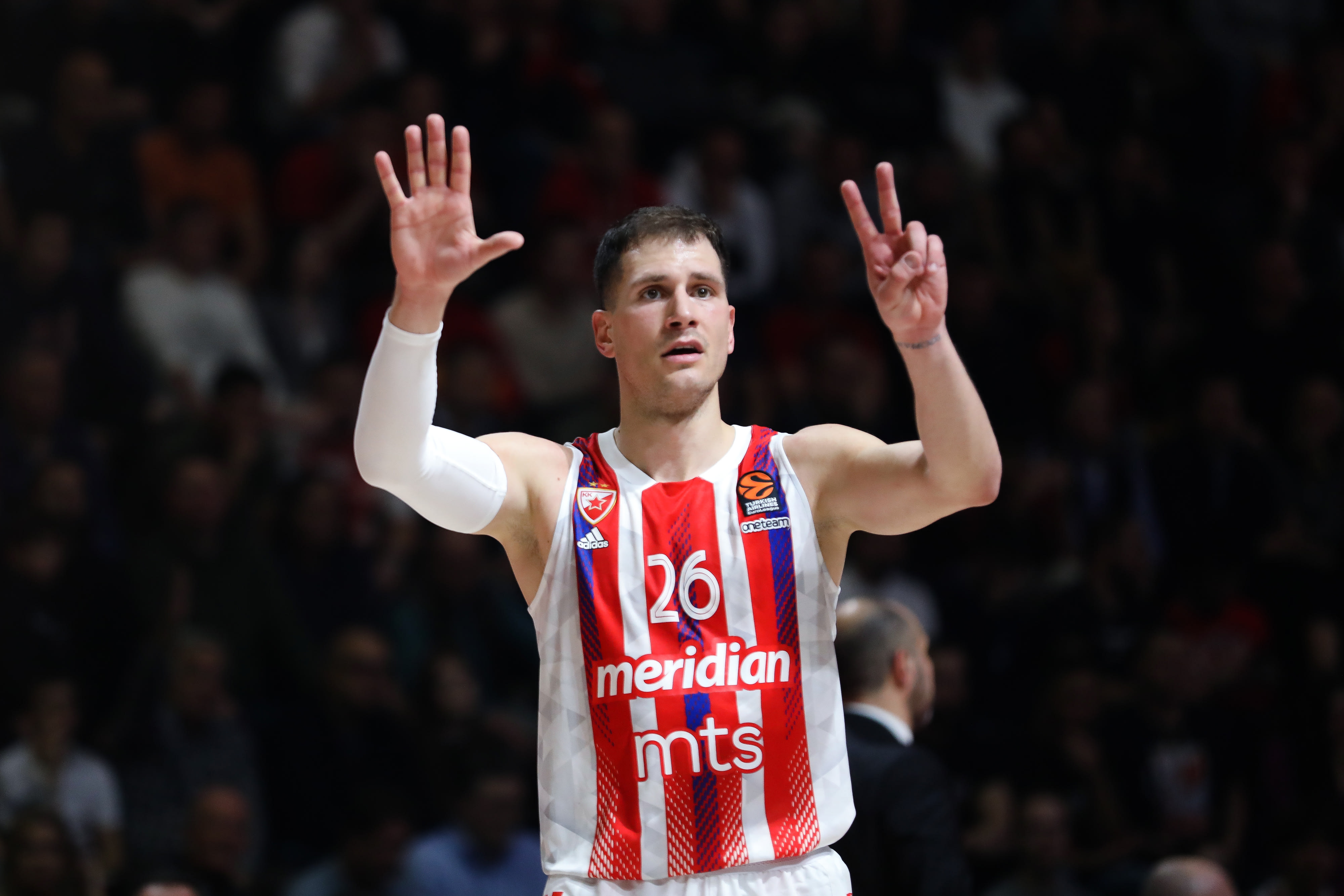 שחקן הכוכב האדום בלגרד נמניה נדוביץ'