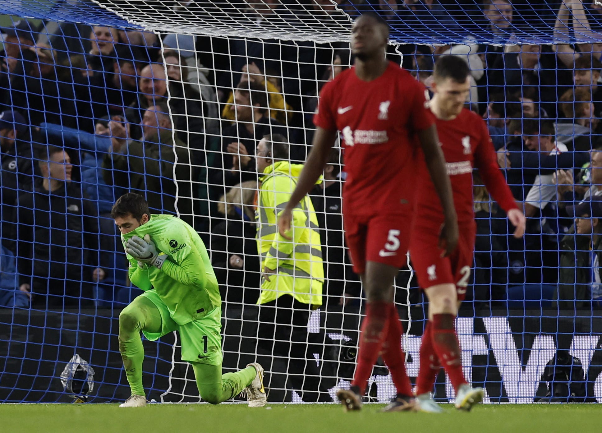 אליסון שוער ליברפול מאוכזב