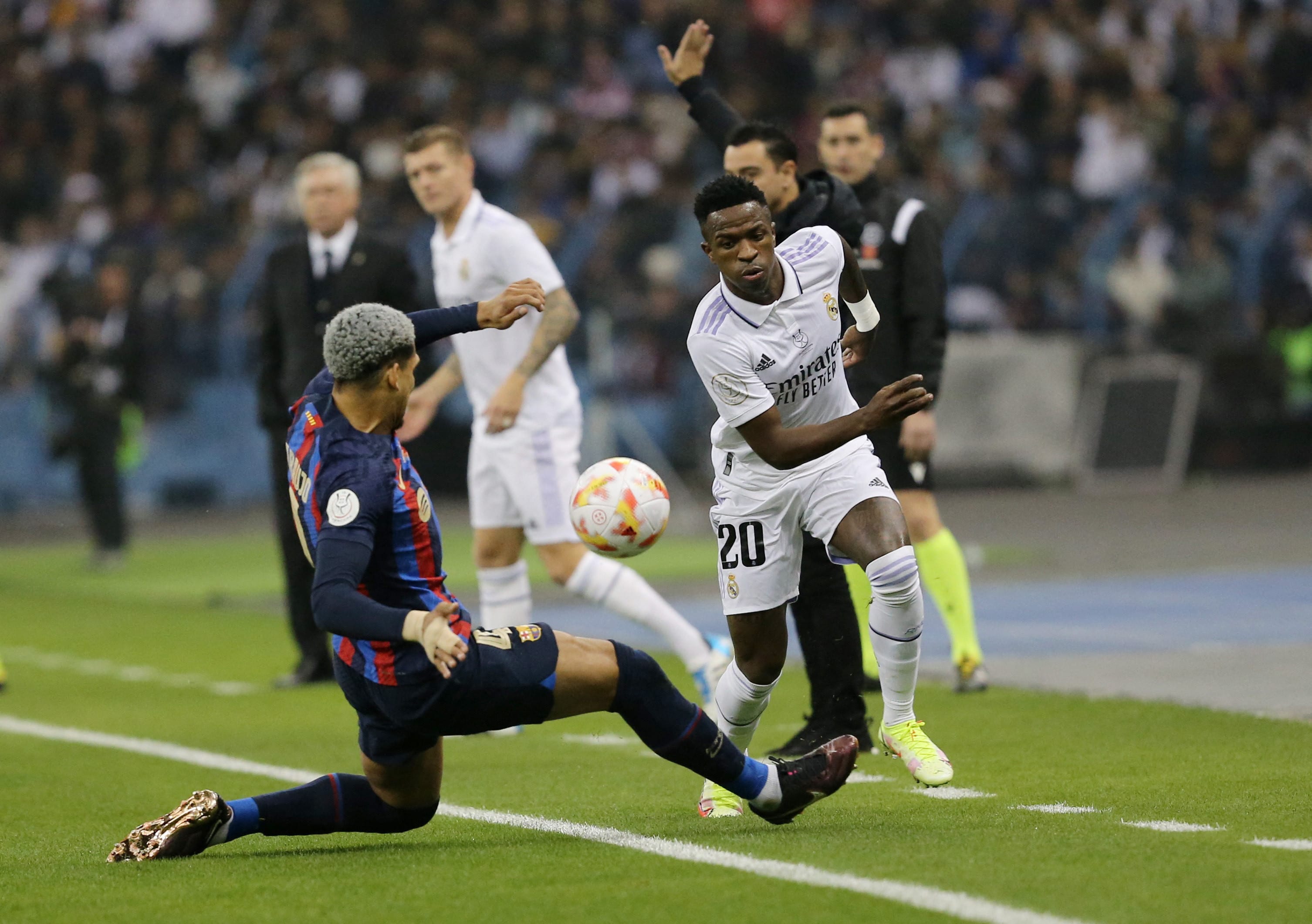 רונאלד אראוחו ברצלונה ויניסיוס ריאל מדריד