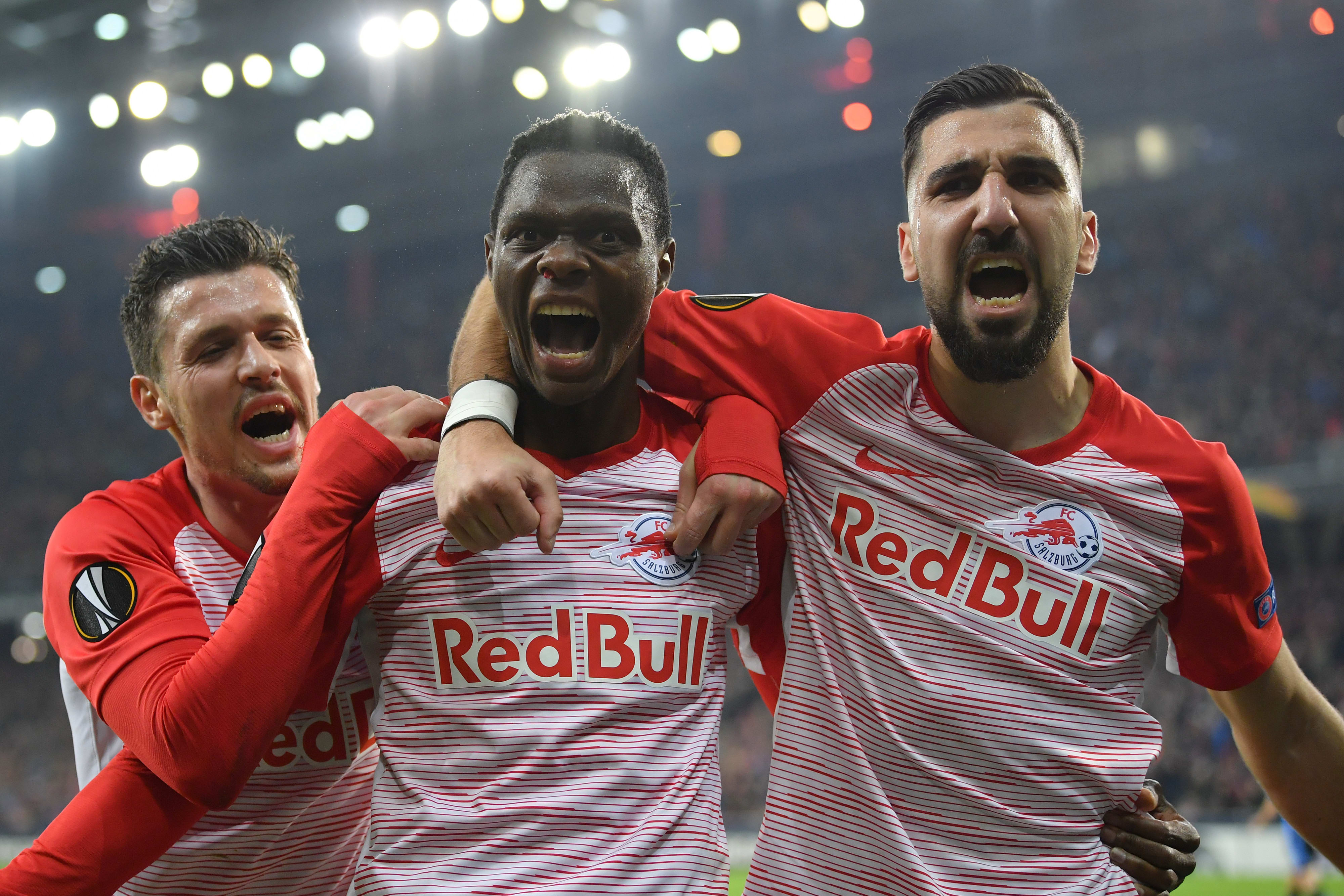 מונס דאבור עם פאטסון דאקה במדי רד בול זלצבורג