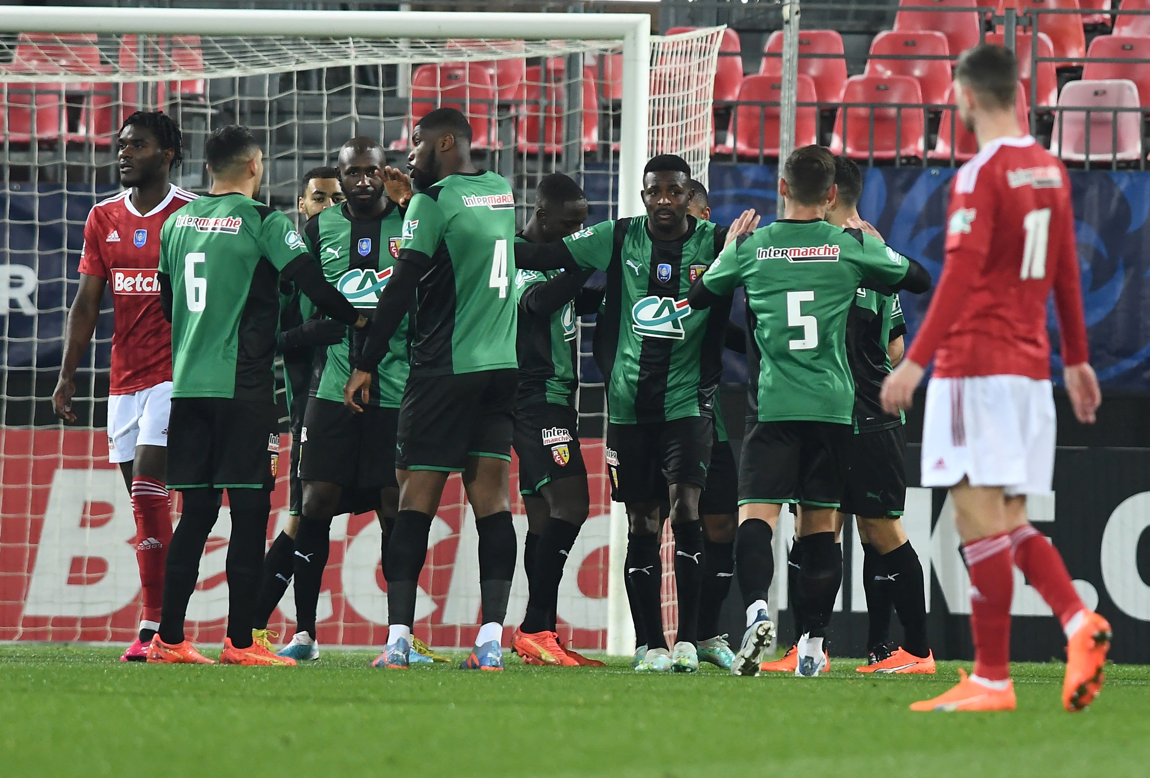 שחקני לאנס חוגגים