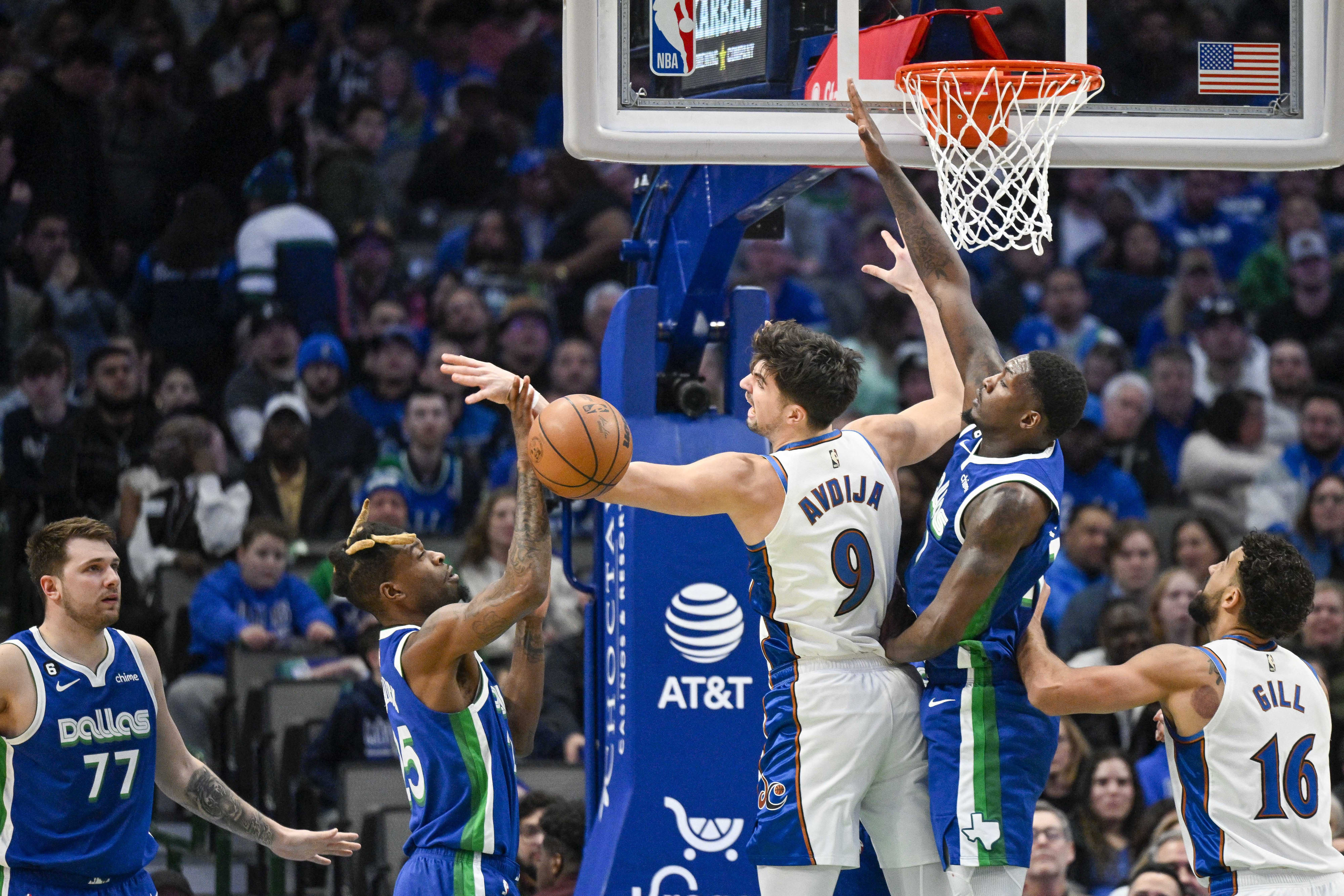 שחקן וושינגטון וויזארדס דני אבדיה מול דאלאס