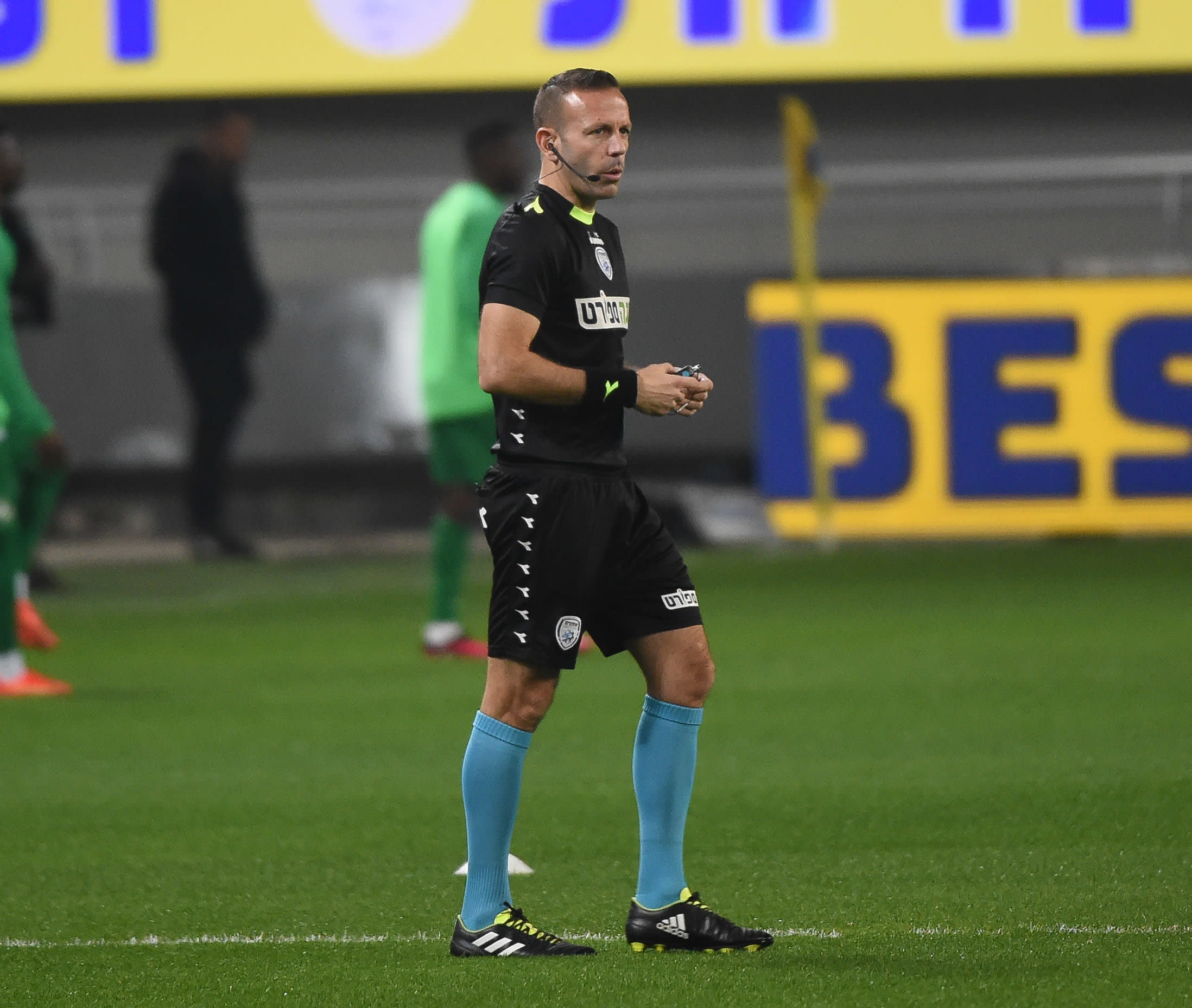 אוראל גרינפלד, שופט כדורגל