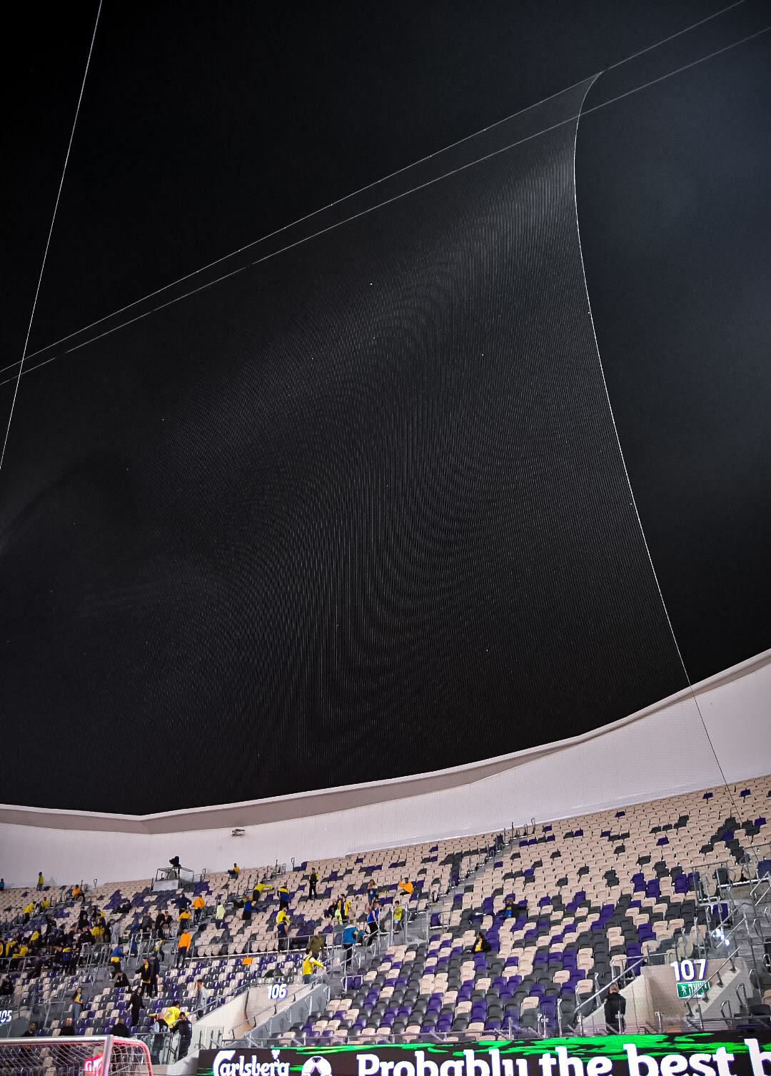 רשתות הגנה, אצטדיון בלומפילד