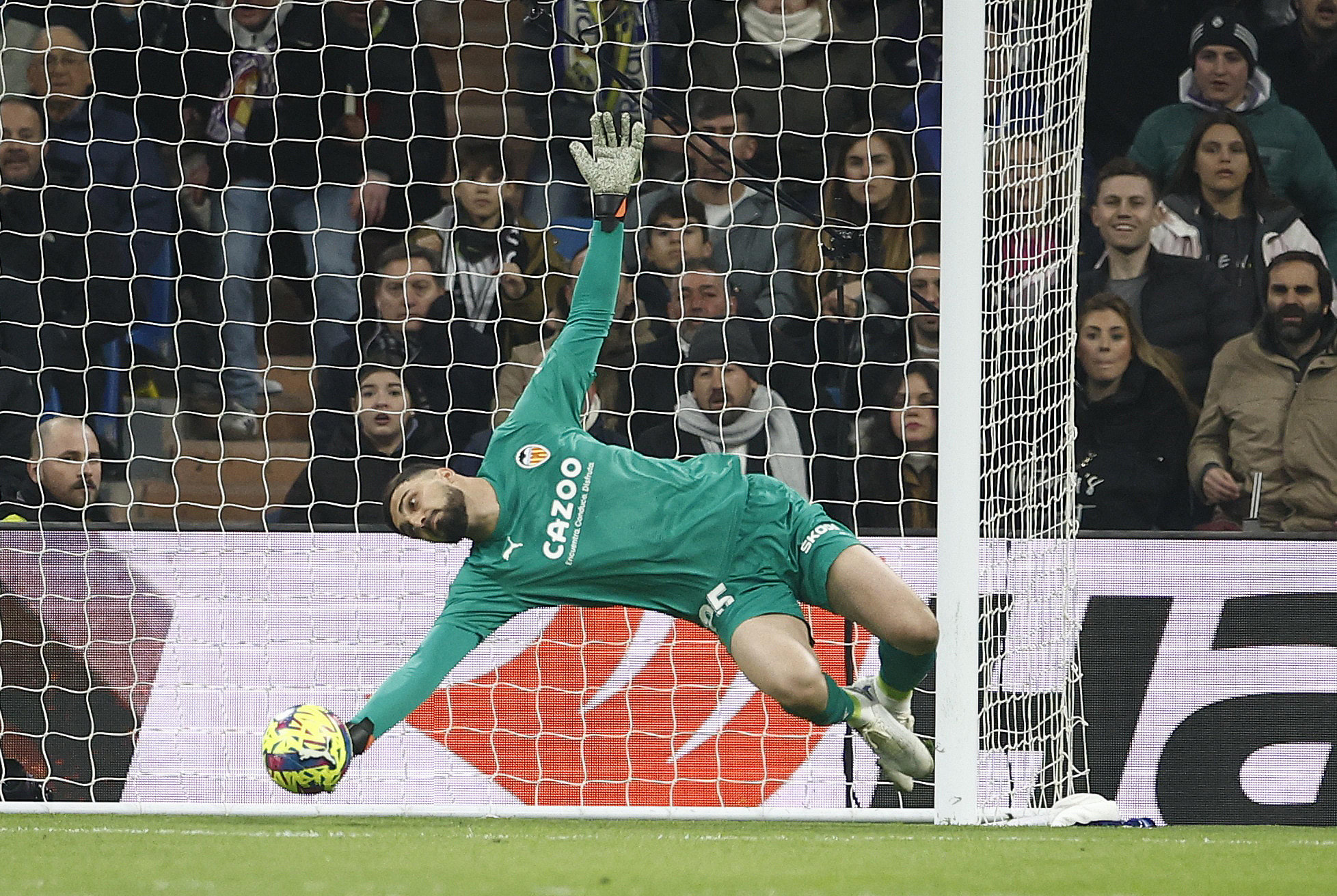 גיורגי ממרדשווילי, שוער ולנסיה