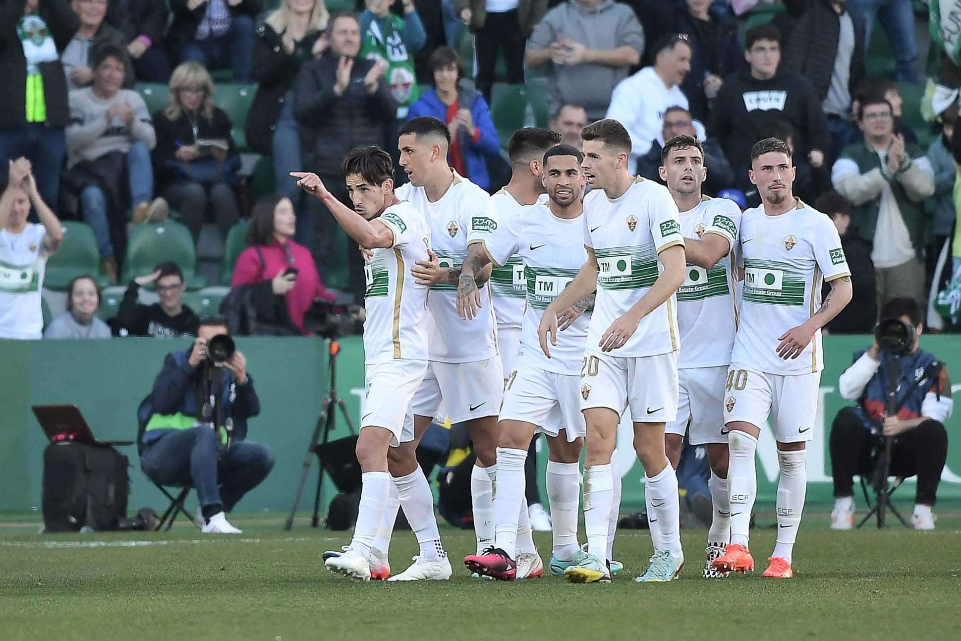 שחקני אלצ'ה חוגגים