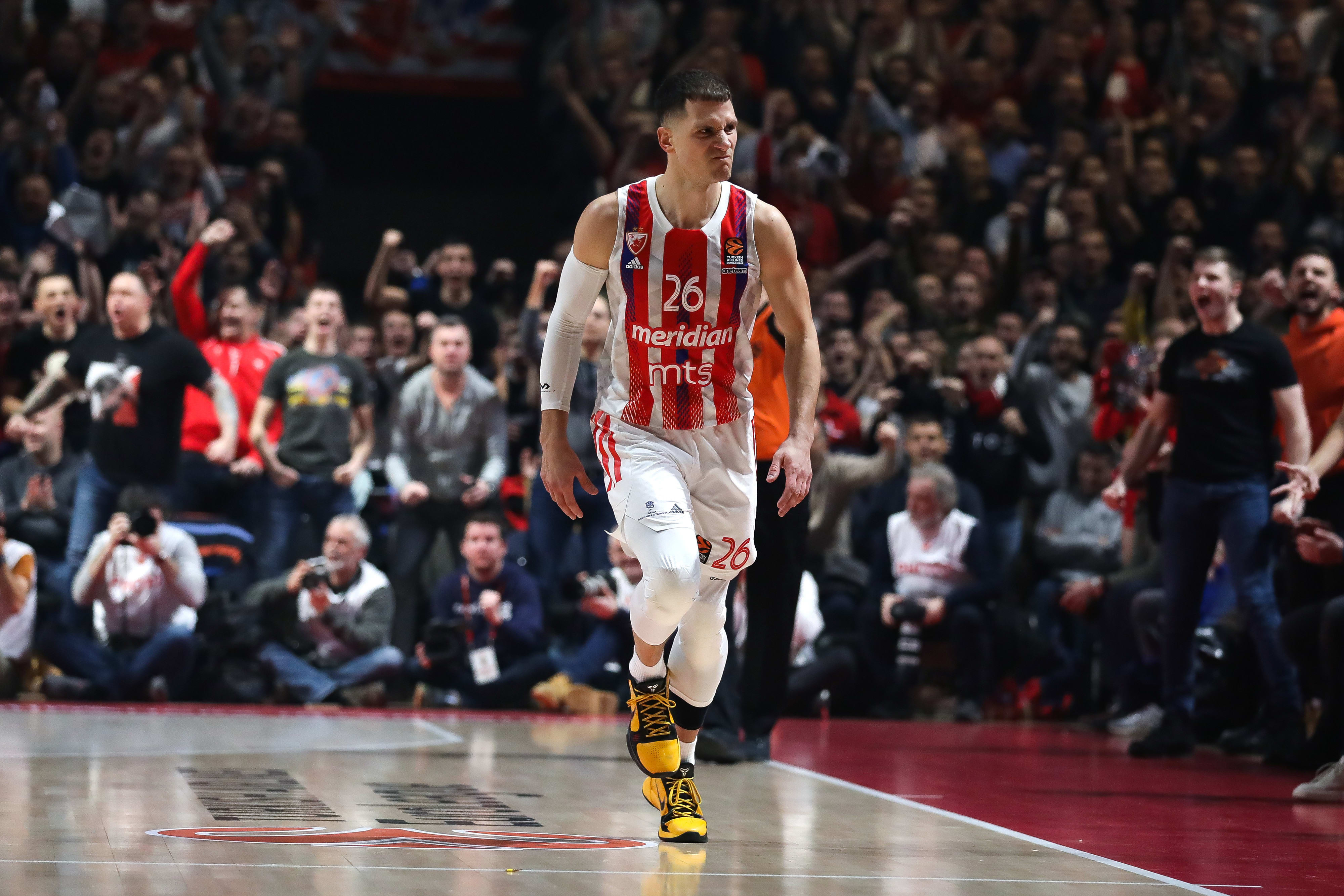 נמניה נדוביץ', הכוכב האדום בלגרד