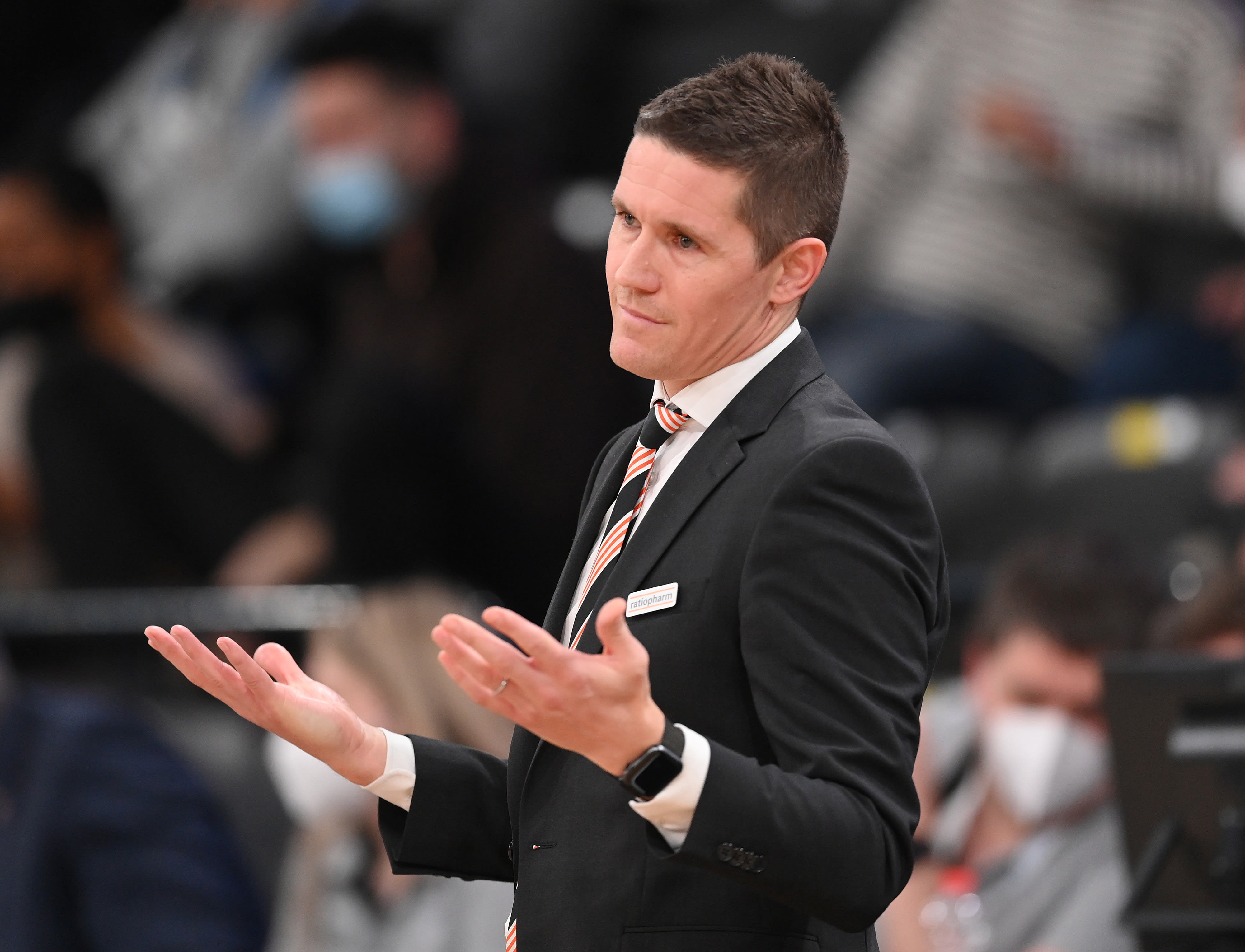 יאקה לאקוביץ' מאמן אולם