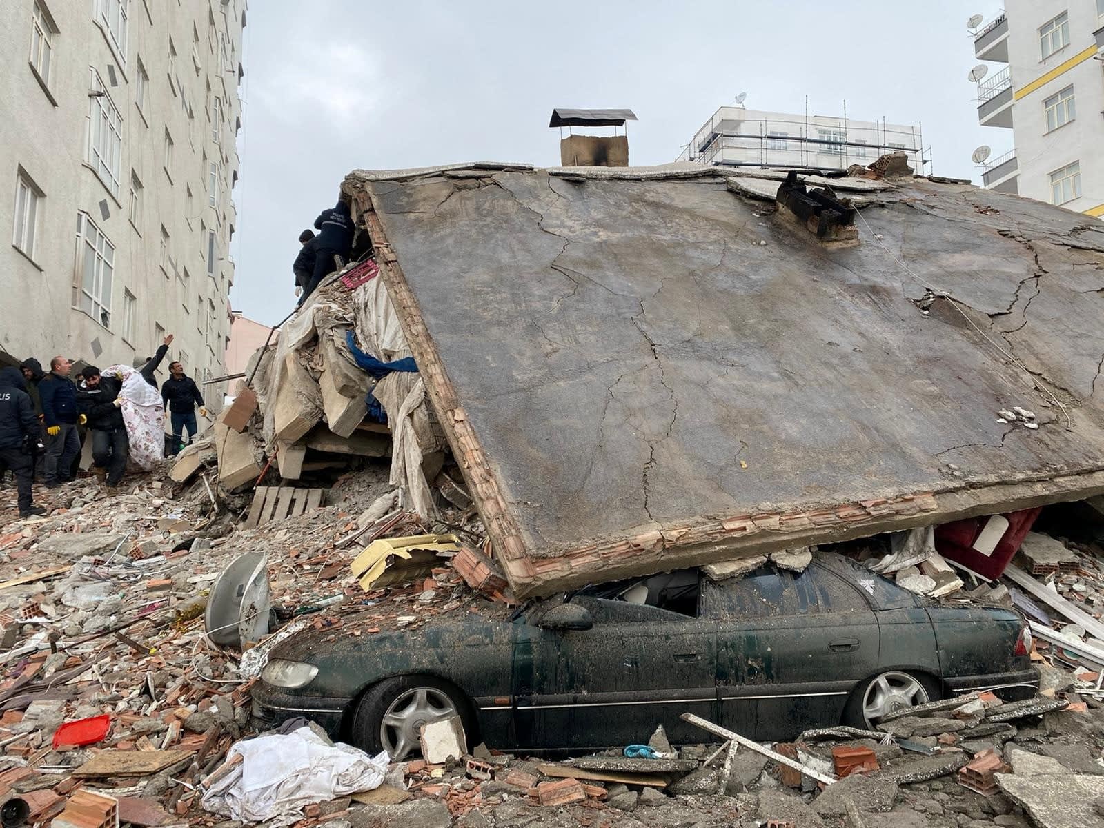 טורקיה רעדה- מאות הרוגים ברעידת אדמה עוצמתית בטורקיה. בינואר 2023