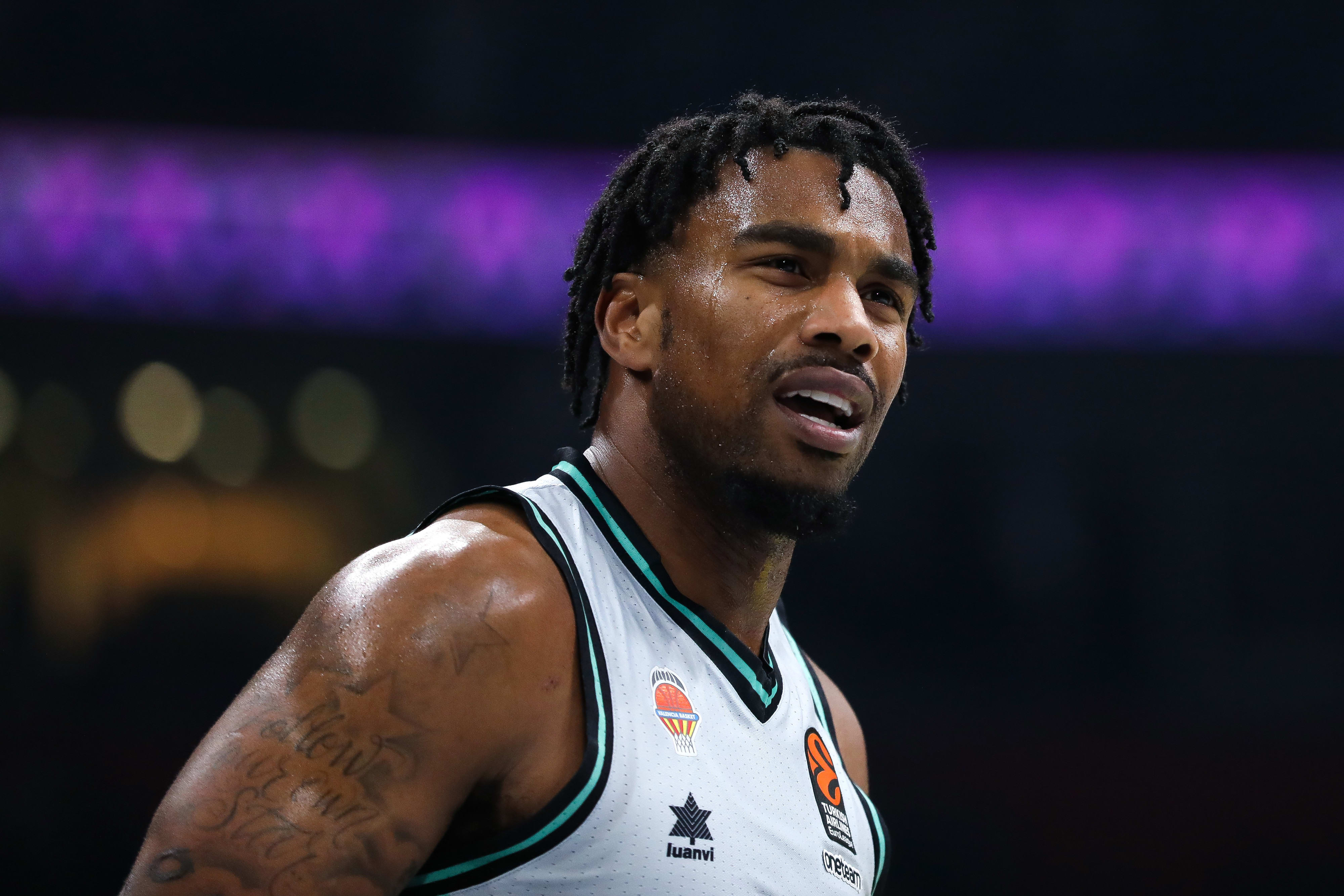 כריס ג'ונס, שחקן ולנסיה