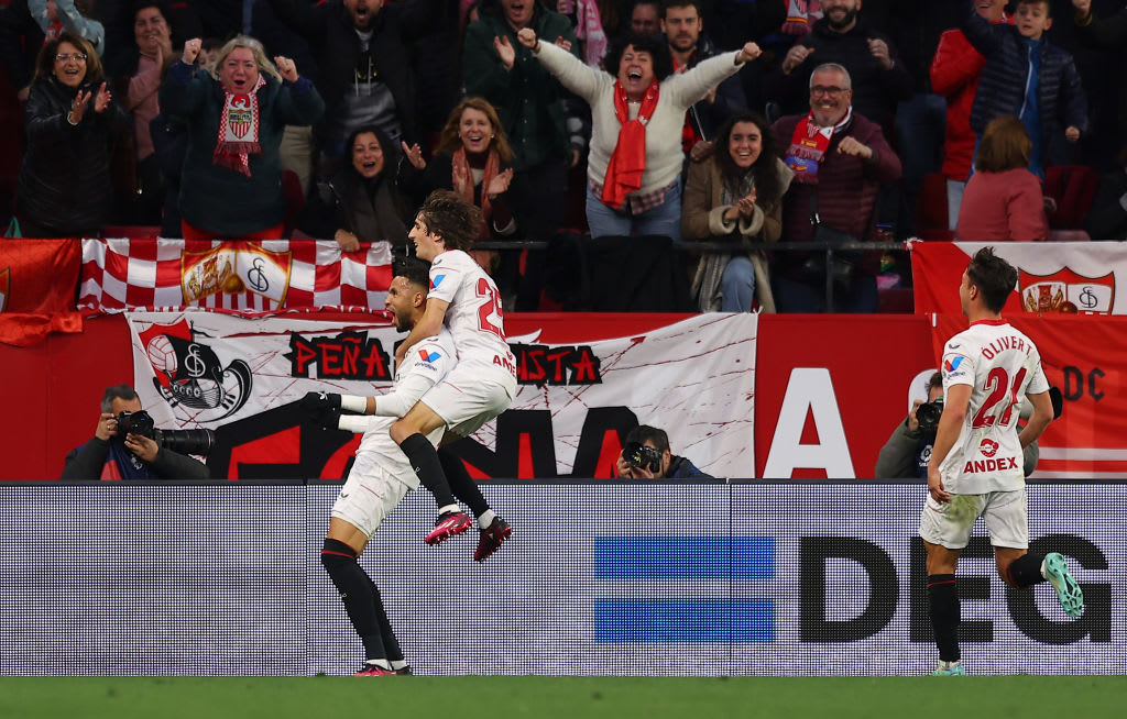 יוסף אן-נסירי סביליה עם בריאן חיל חוגג