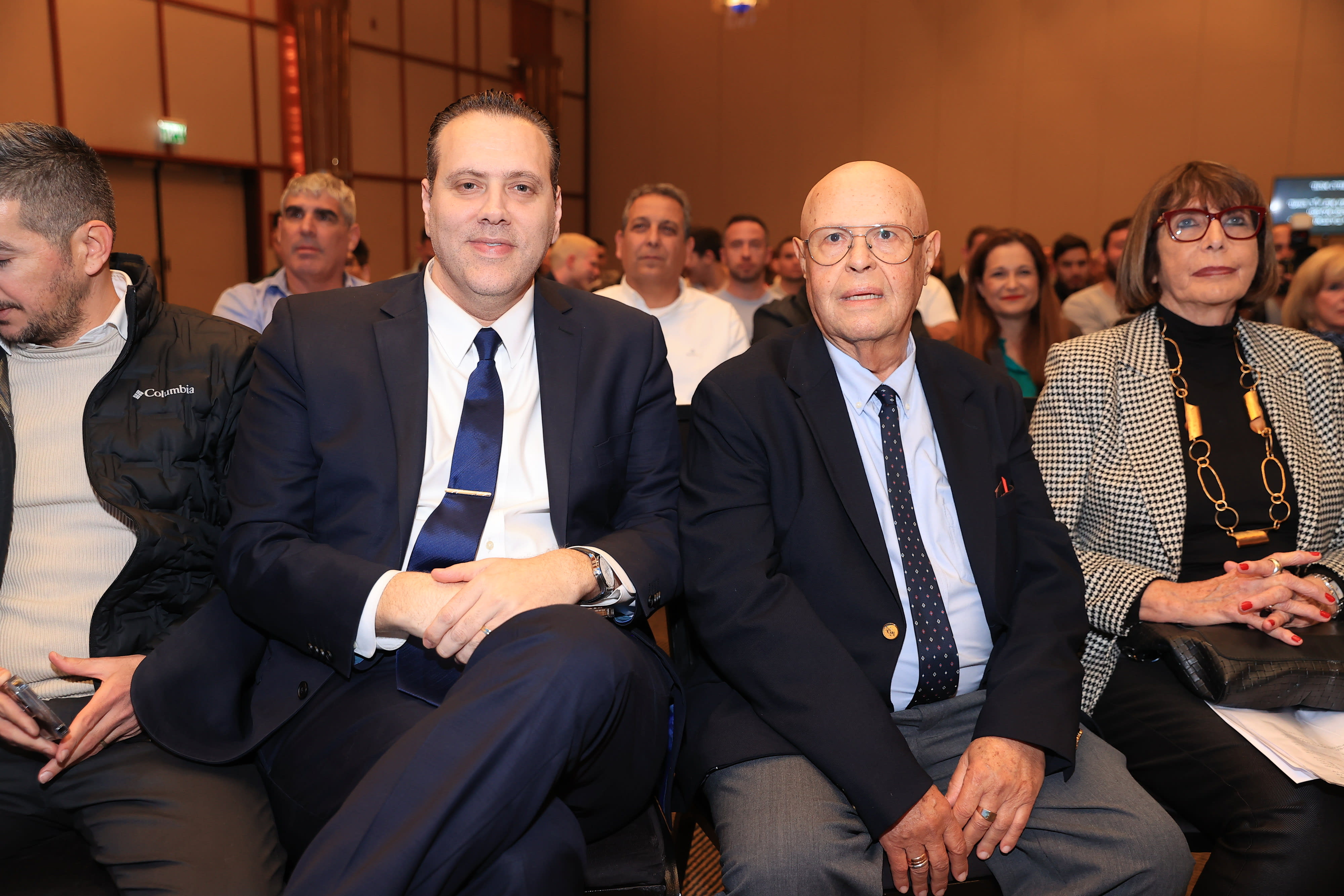 מימין לשמאל: יו"ר הוועד הפראלימפי אלי בירנבאום ושר החינוך והספורט מיקי זוהר