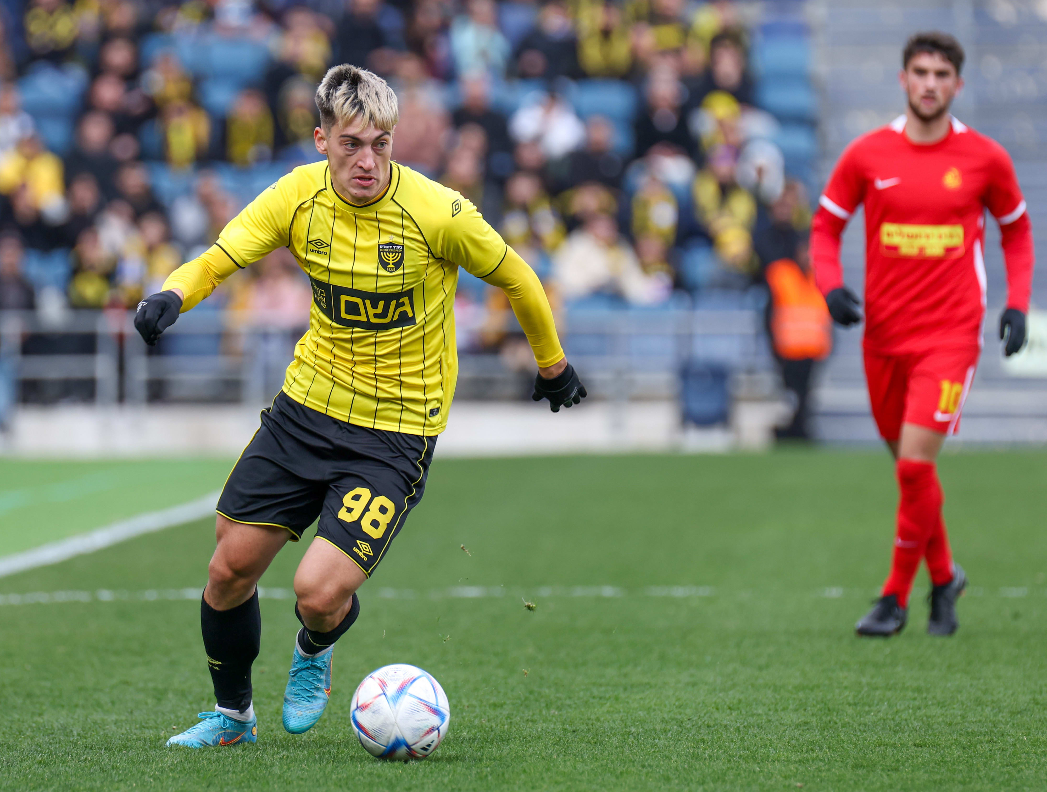 יון ניקולאסקו, חלוץ בית"ר ירושלים