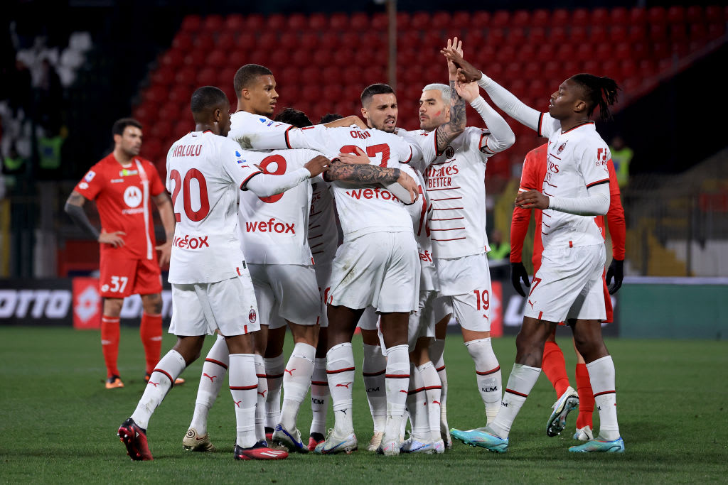 ג'וניור מסיאס מילאן חוגג