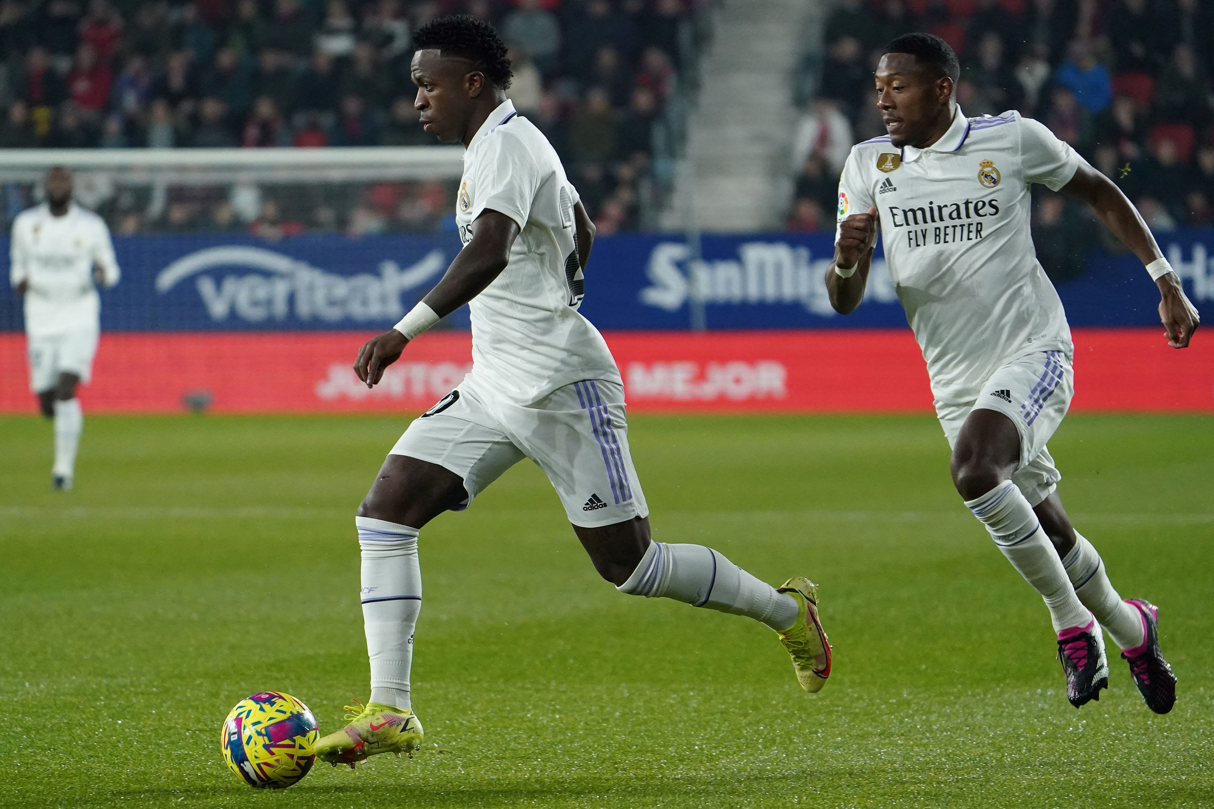 ויניסיוס לצד דויד אלאבה ריאל מדריד