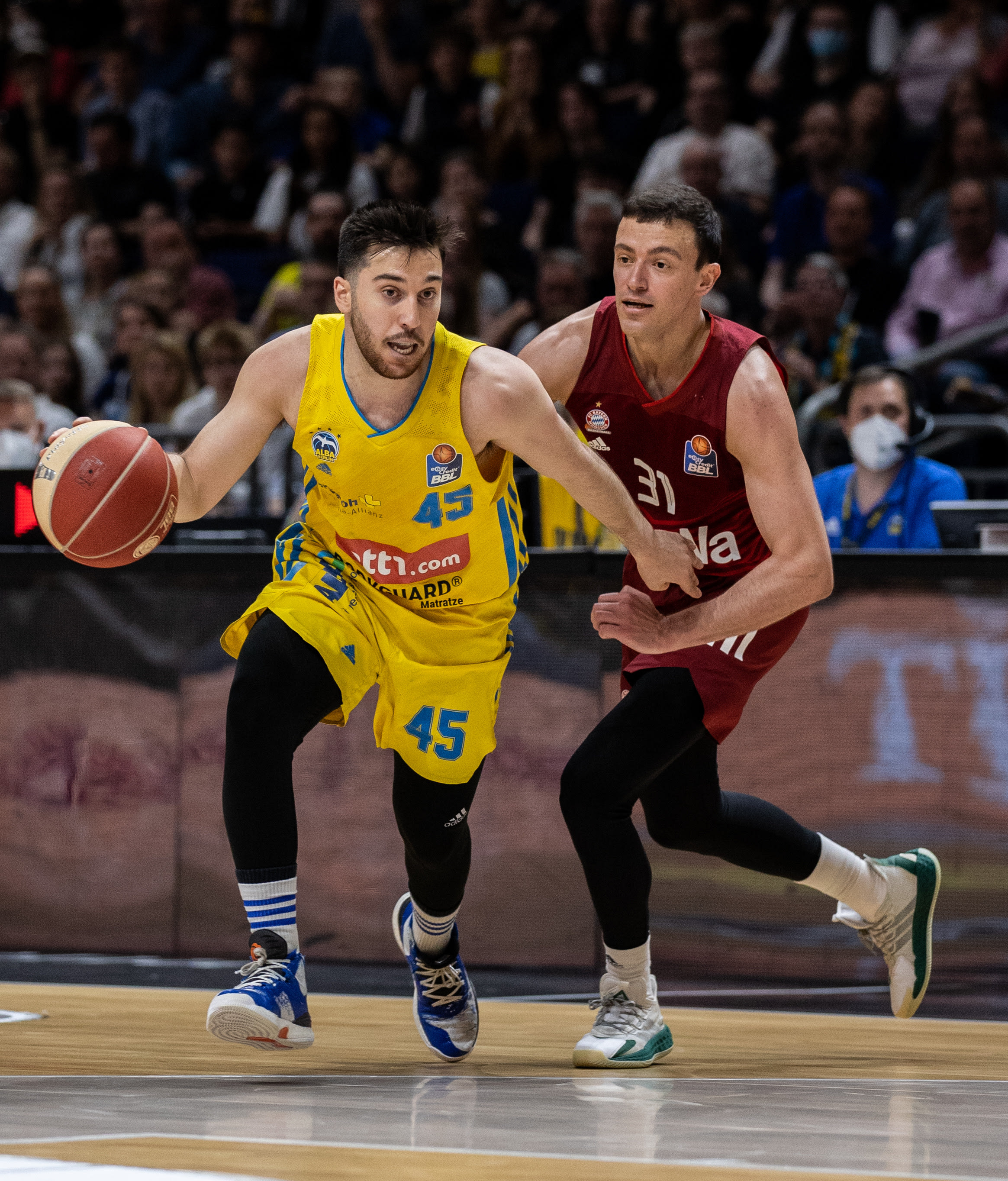 תמיר בלאט, אלבה ברלין, מול ז'אן מארק שישקו, באיירן מינכן