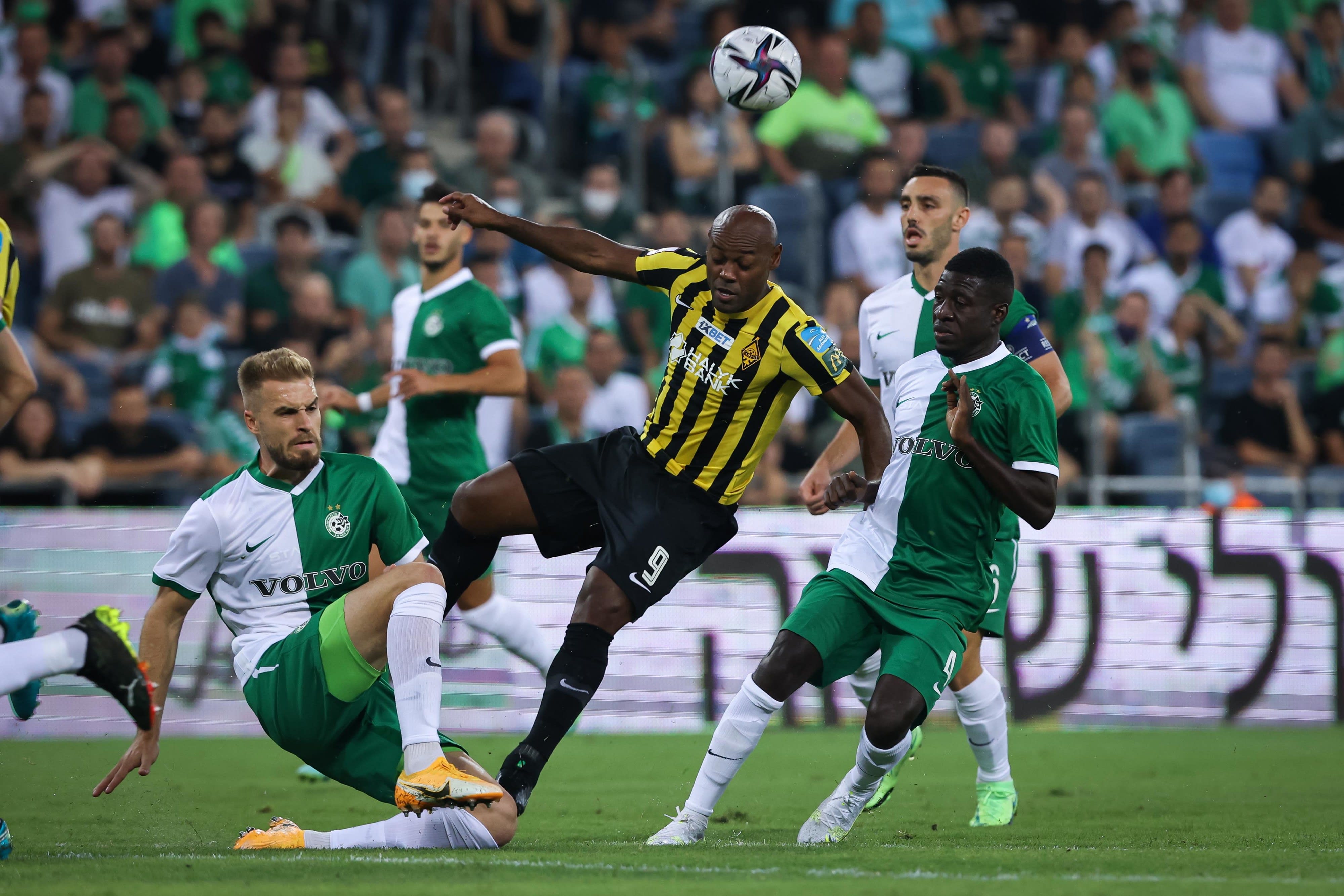 שחקן קייראט ואגנר לאב, מול שחקן מכבי חיפה בוגדן פלאניץ', עלי מוחמד