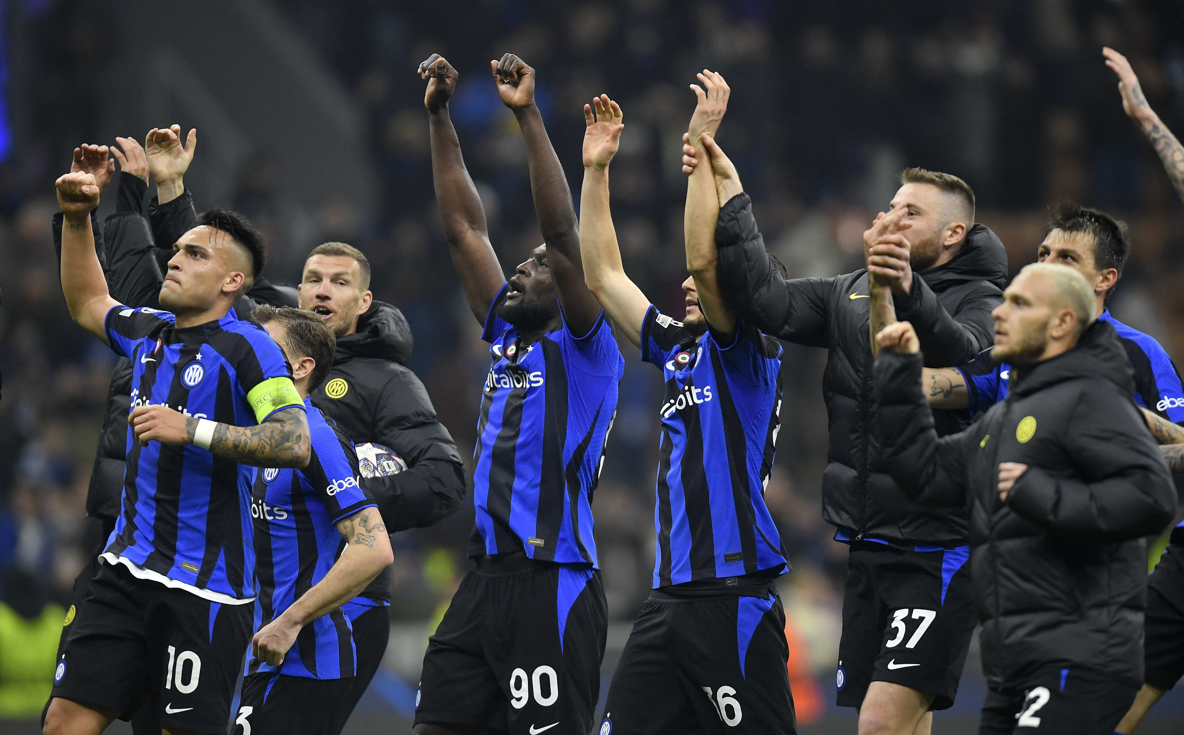 שחקני אינטר מודים לקהל