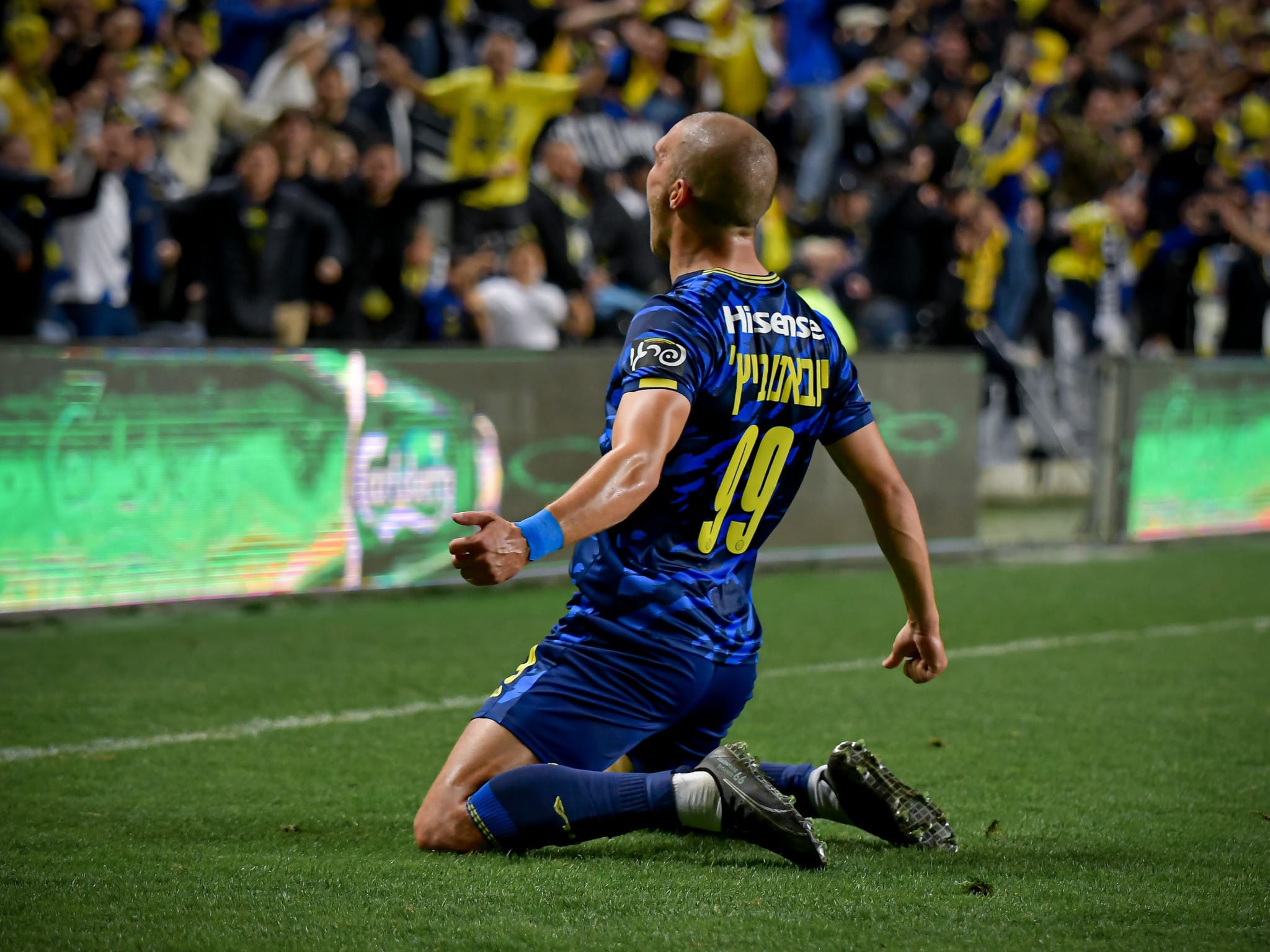 ג'ורג'ה יובאנוביץ' שחקן מכבי תל אביב חוגג שער