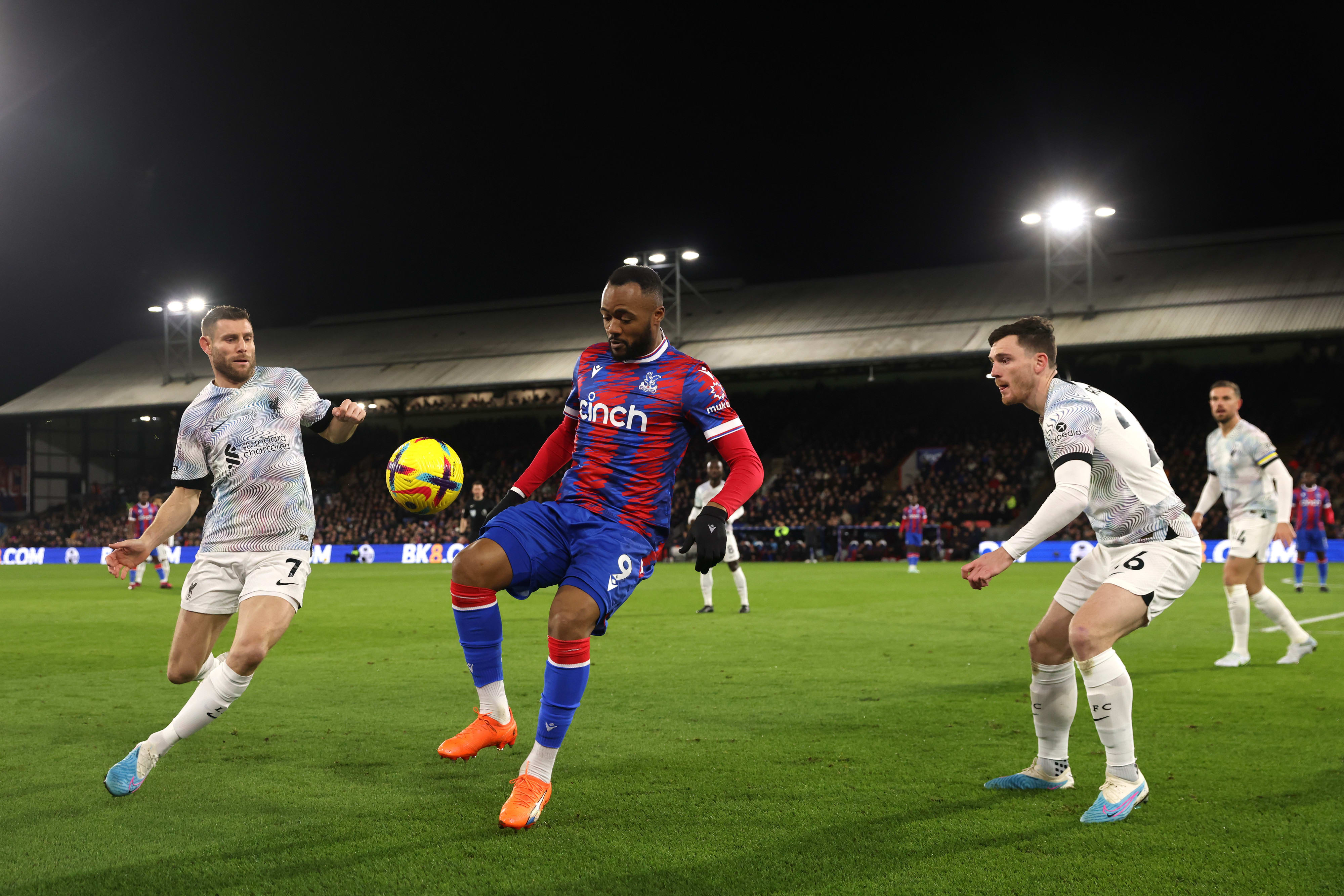 ג'ורדן איוו קריסל פאלאס לצד אנדי רוברטסון ליברפול