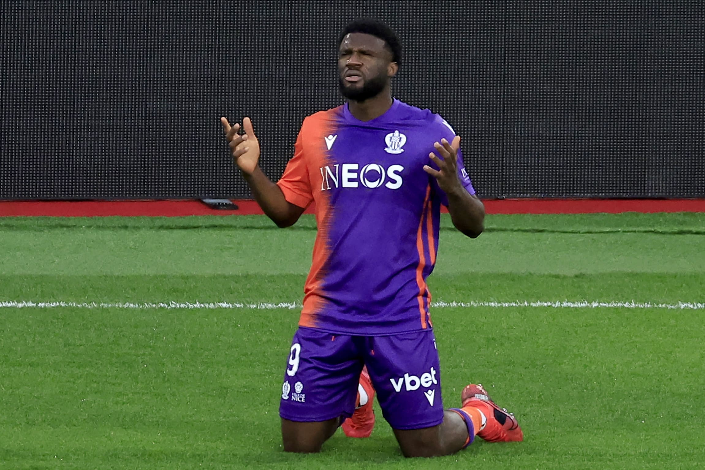 טרם מופי שחקן ניס חוגג שער