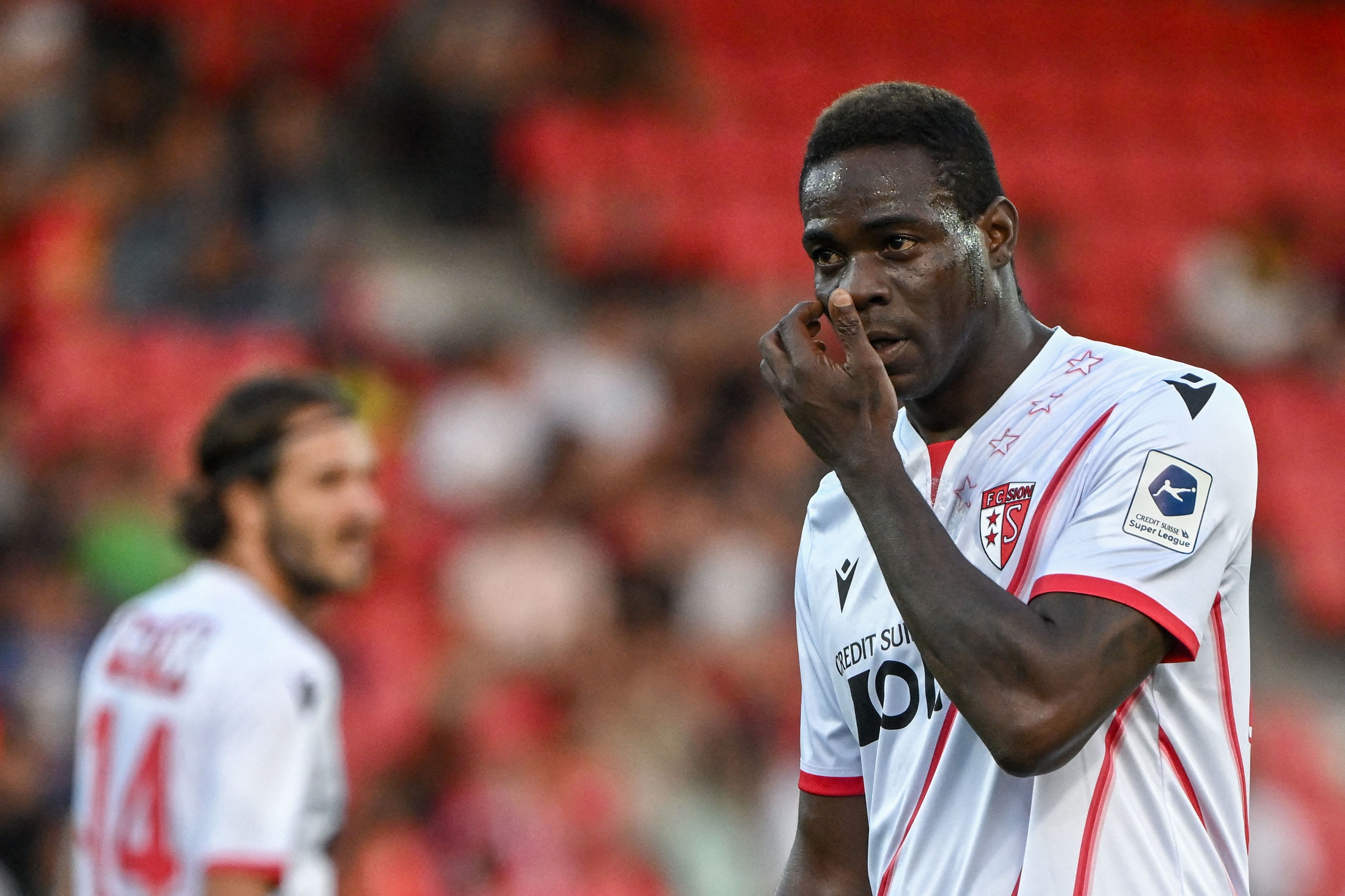 מריו באלוטלי, שחקן סיון