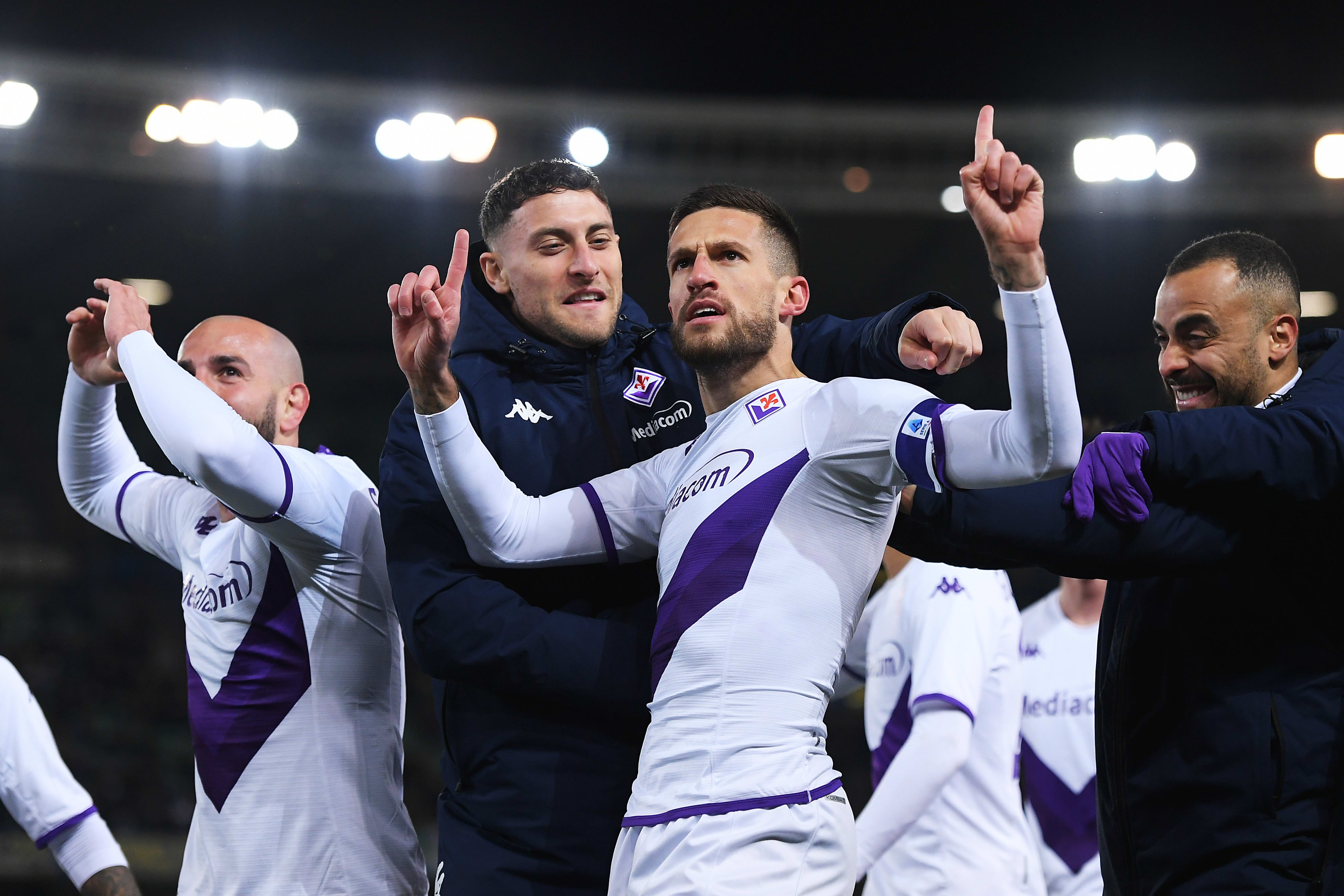 כריסטיאנו ביראגי שחקן פיורנטינה חוגג שער