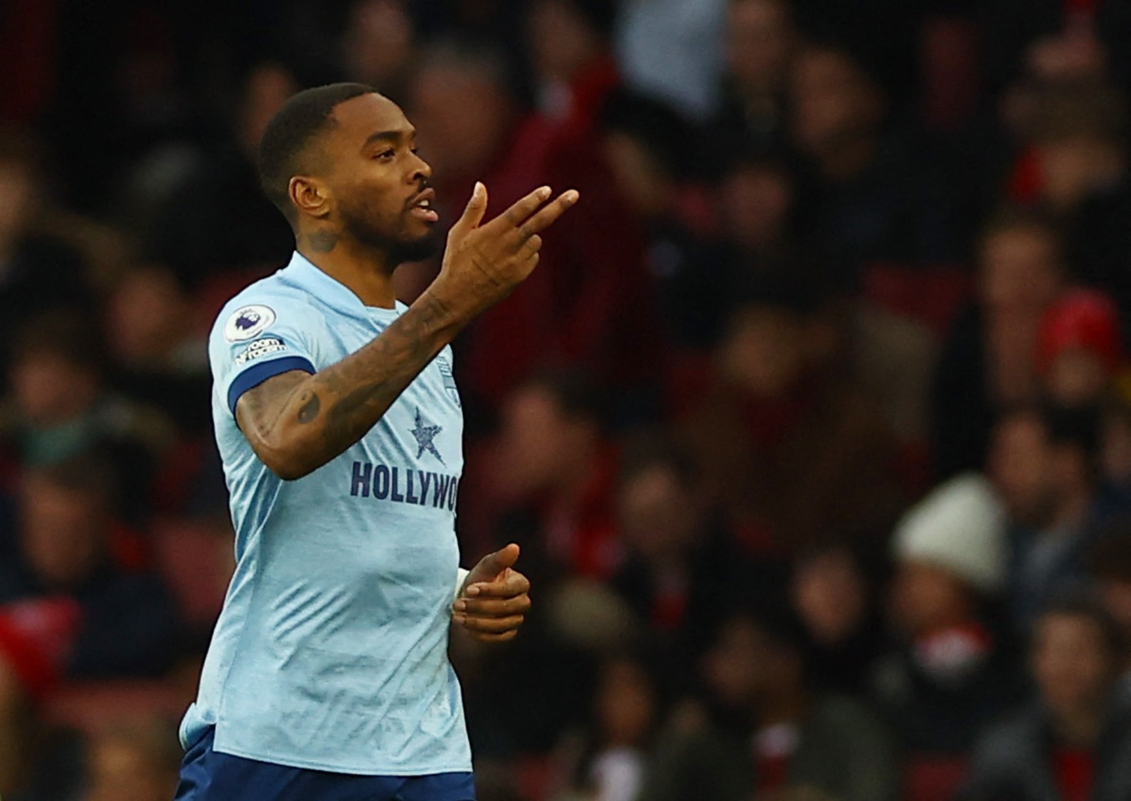 אייבן טוני שחקן ברנטפורד חוגג שער