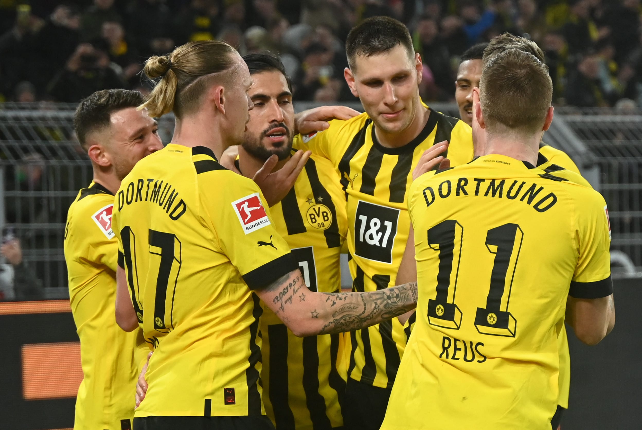 שחקני בורוסיה דורטמונד חוגגים