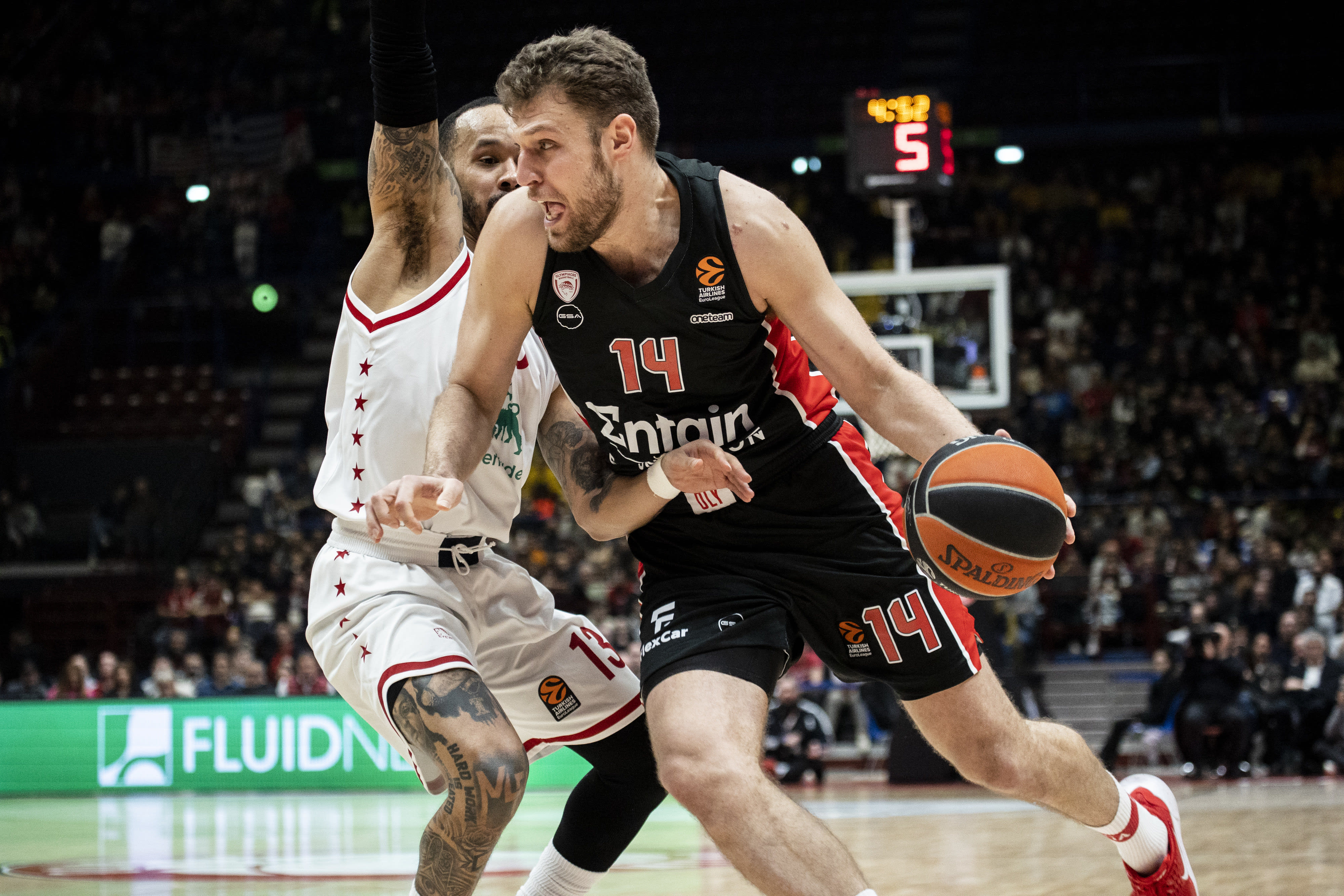 שחקן אולימפיאקוס, סשה וזנקוב