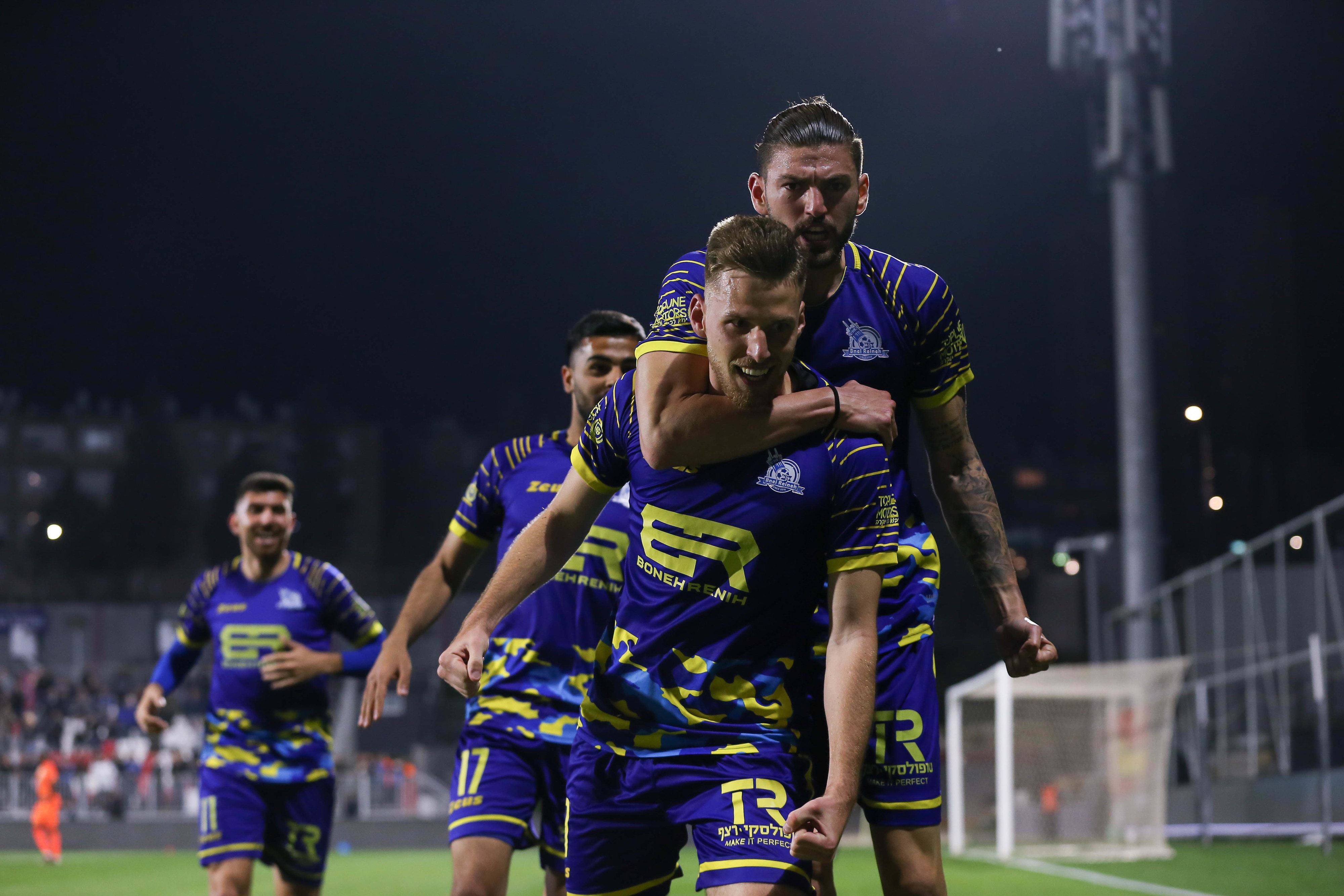 שחקני בני ריינה, מארק קוסטה, ניר ברדע